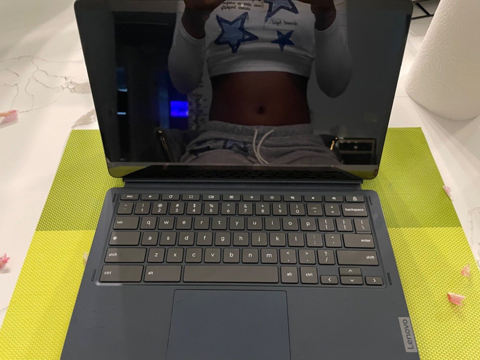 Lenovo Slim 3 Chromebook 14″ Touch (64GB eMMC, MediaTek Kompanio 500 Series,…