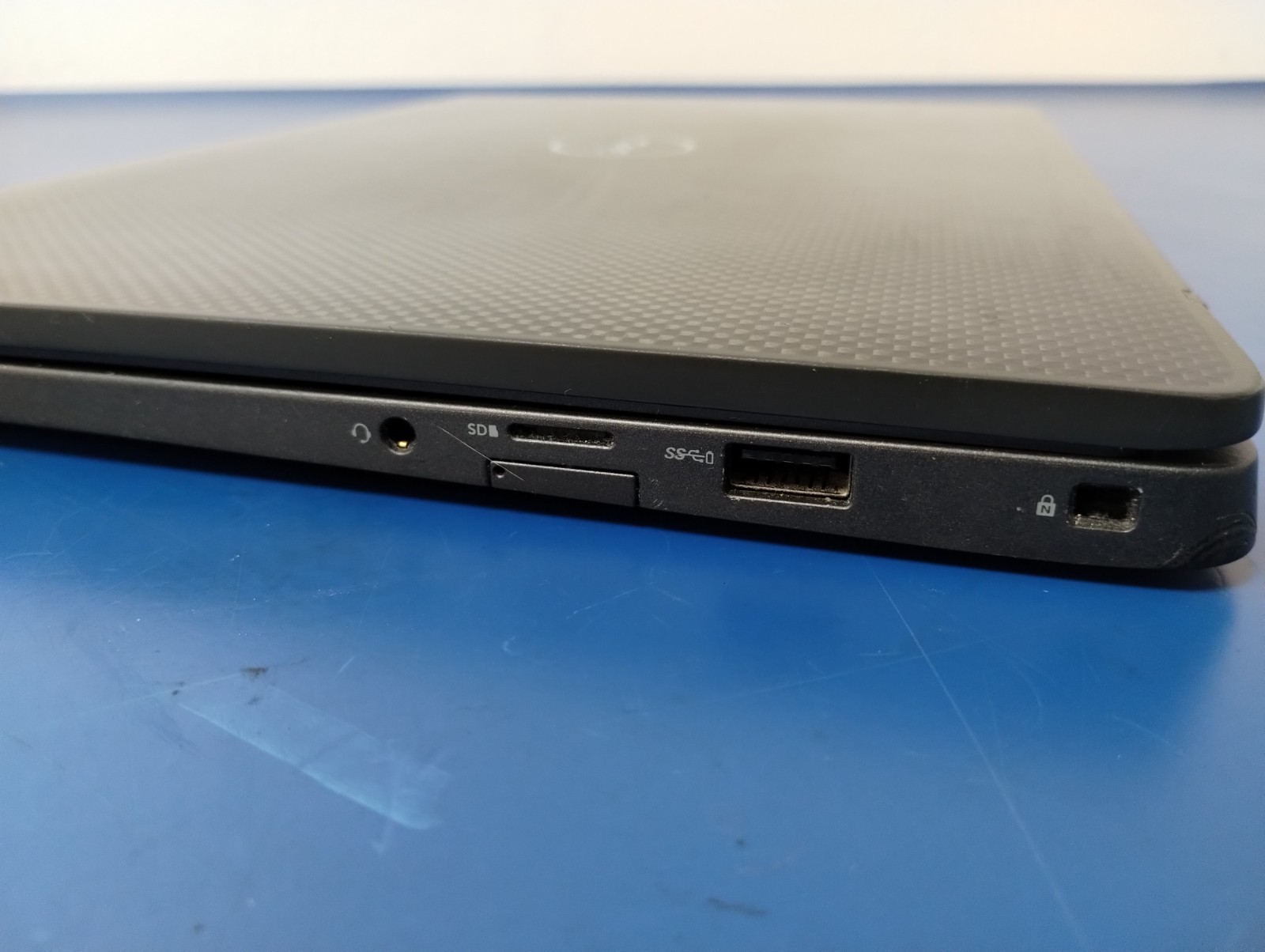 DELL LATITUDE 7400, Intel Core i7-8665U, 1.90 GHz, 20 GB RAM, 256 GB M.2