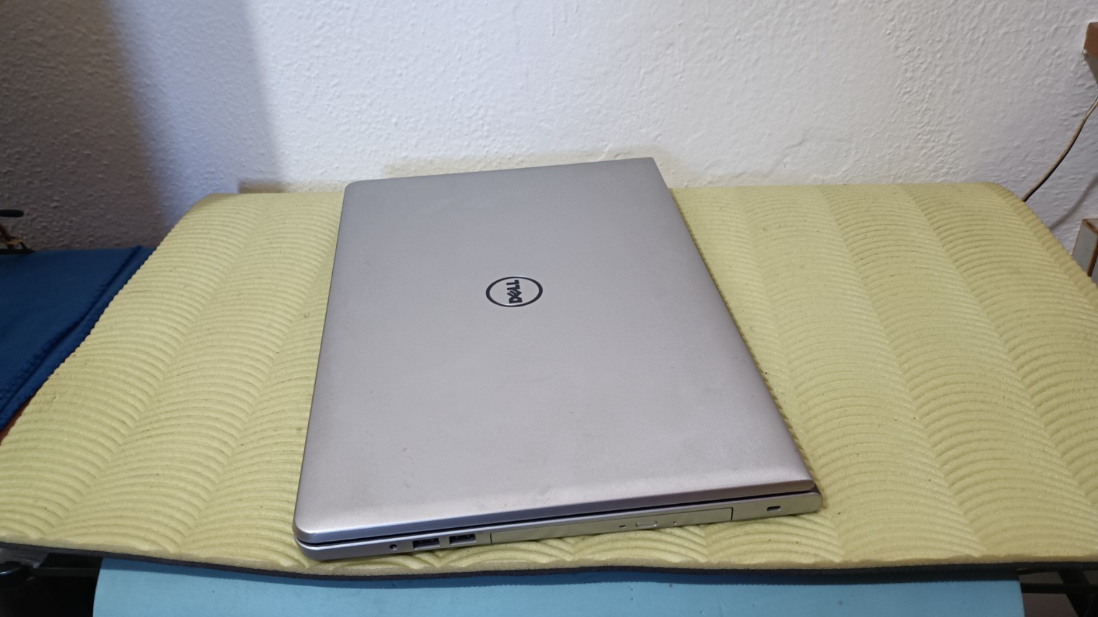 DELL Inspirion 5759 17.3″ 1600X900 i5-6200U 16GB 256gb Windows 11
