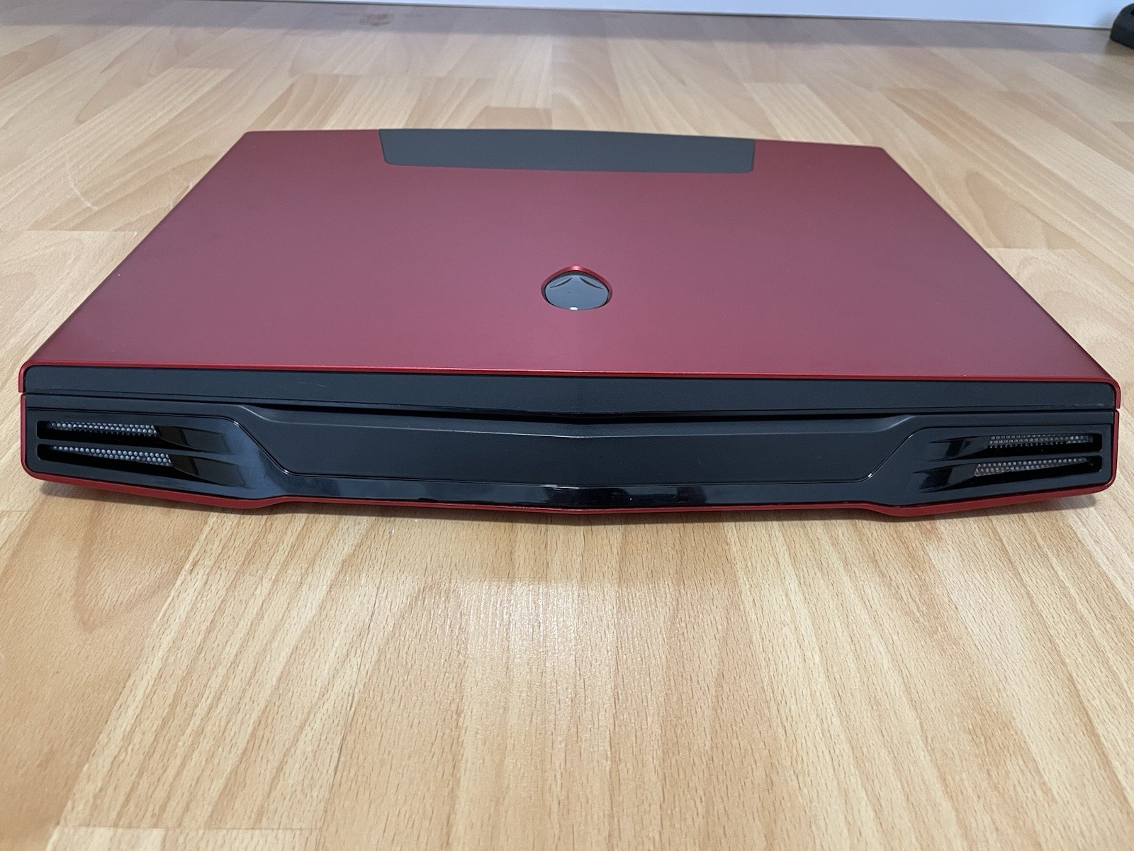 Alienware M17x R2 Nebula Red | 219h Runtime | 1200p | 77% Battery Health | MINT
