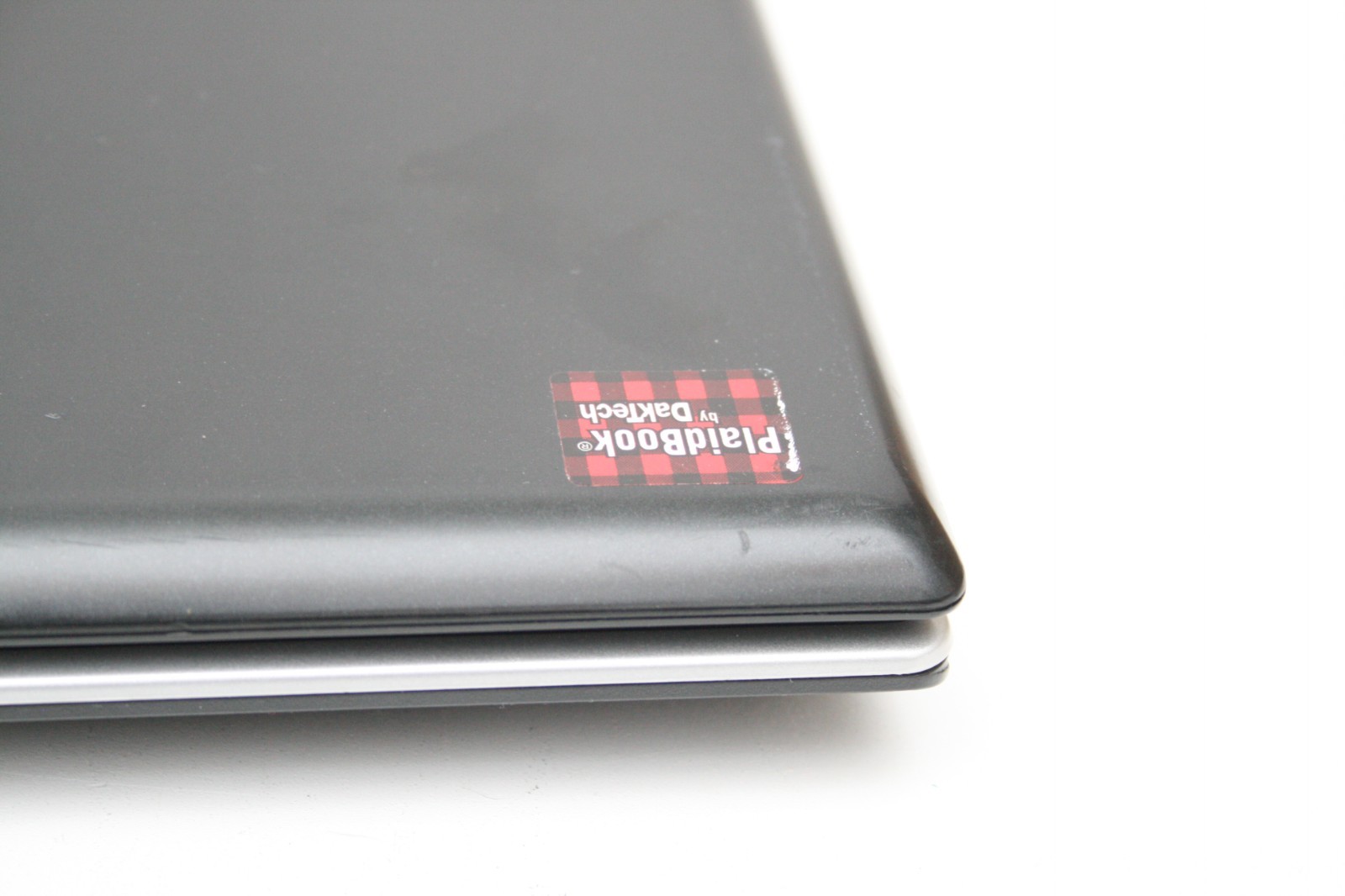PlaidBook by DakTech FX720/720DX 17.4in iLaptop i7-2620M 8GB RAM 128GB SSD