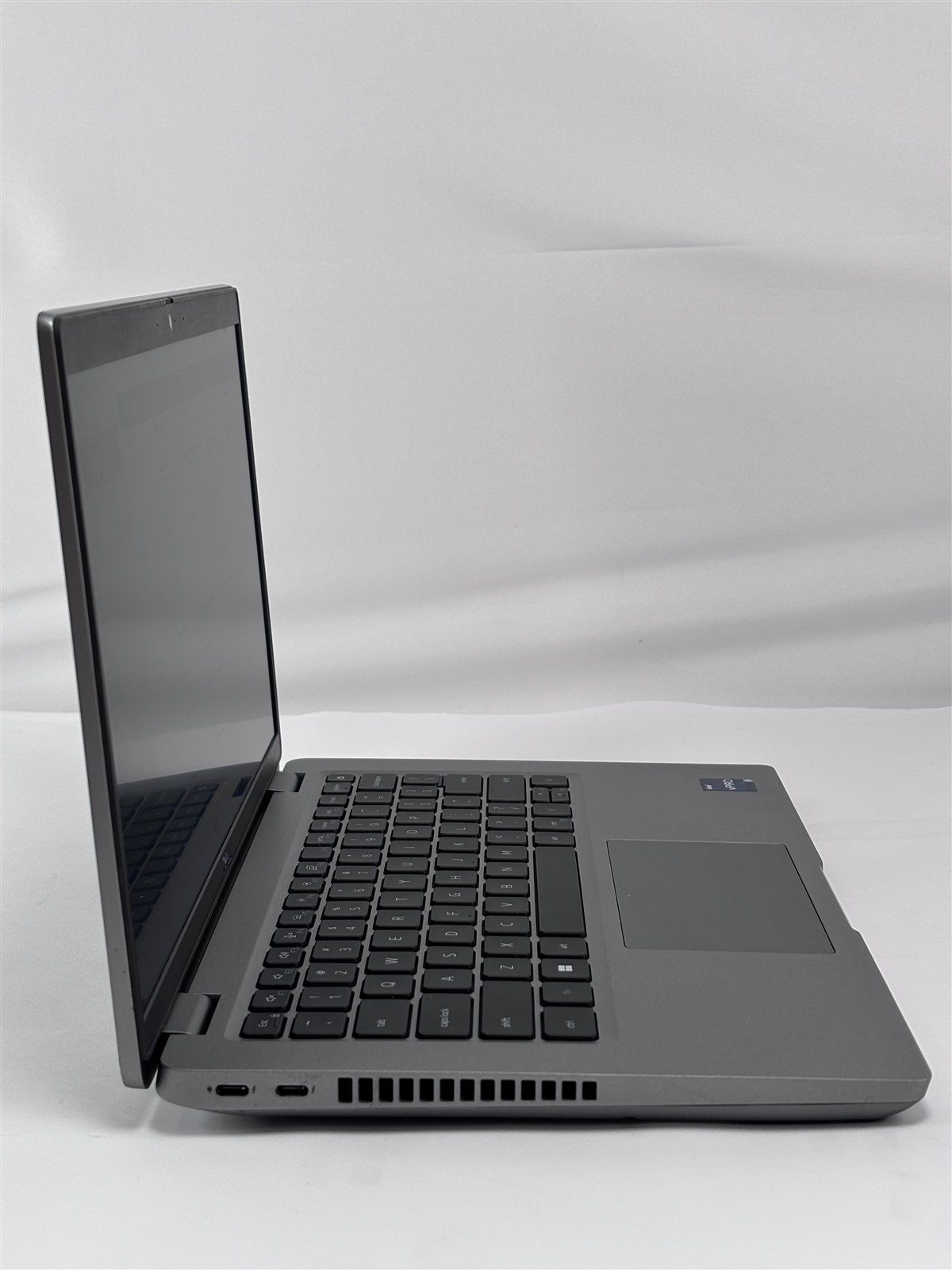 Dell Latitude 5431 14″ Core i7-1270P 2.2GHz 16GB 256GB SSD Intel Iris Xe