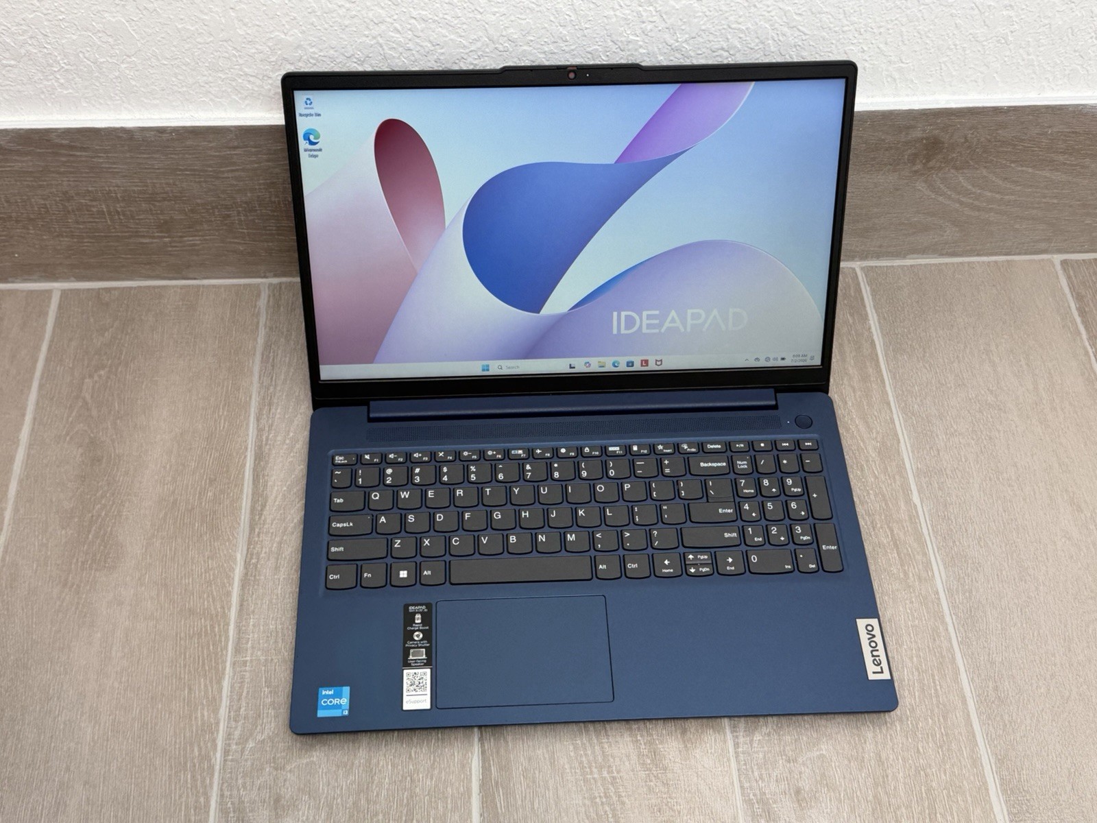 LENOVO IdeaPad Slim 3 15IAN8 15.6″ FHD Core i3-N305 8GB RAM 256GB NVMe Win-11