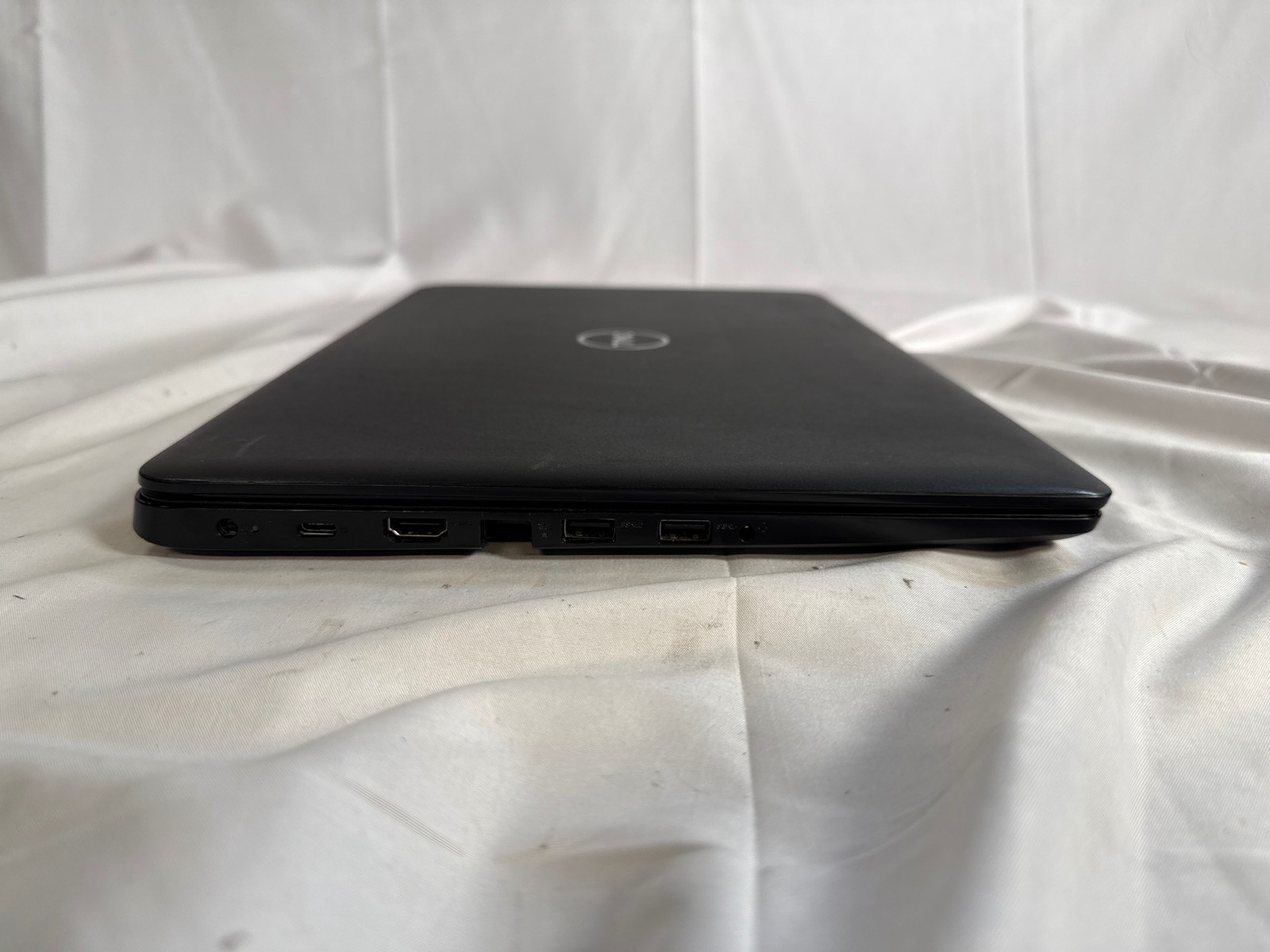 Dell Latitude 3500 Intel i7-8565U 16 GB 256 GB SSD NVIDIA MX130 2GB