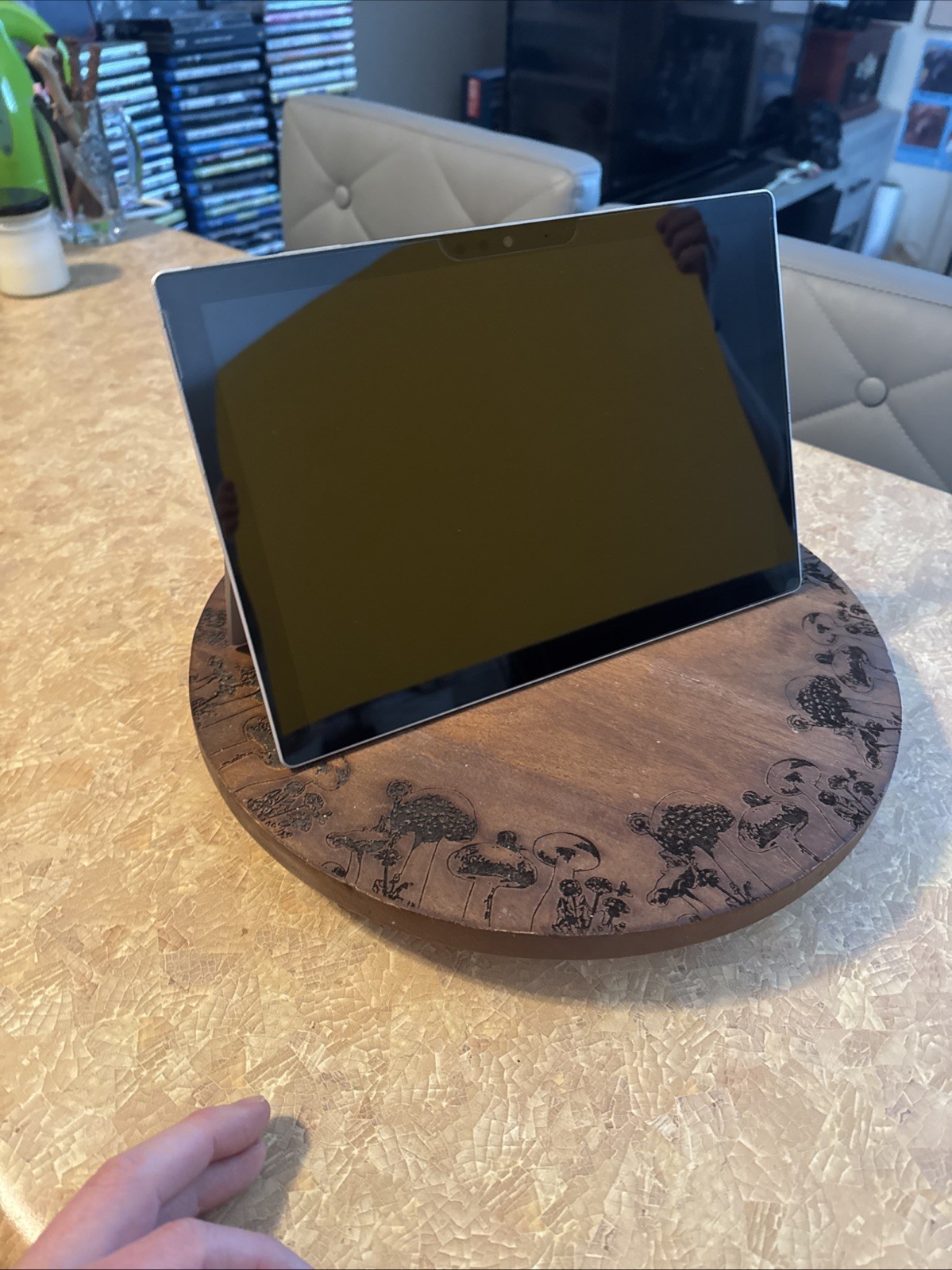 Windows 10 Surface Pro 128GB Excellent Condition: Includes Keyboard +Mouse+Case