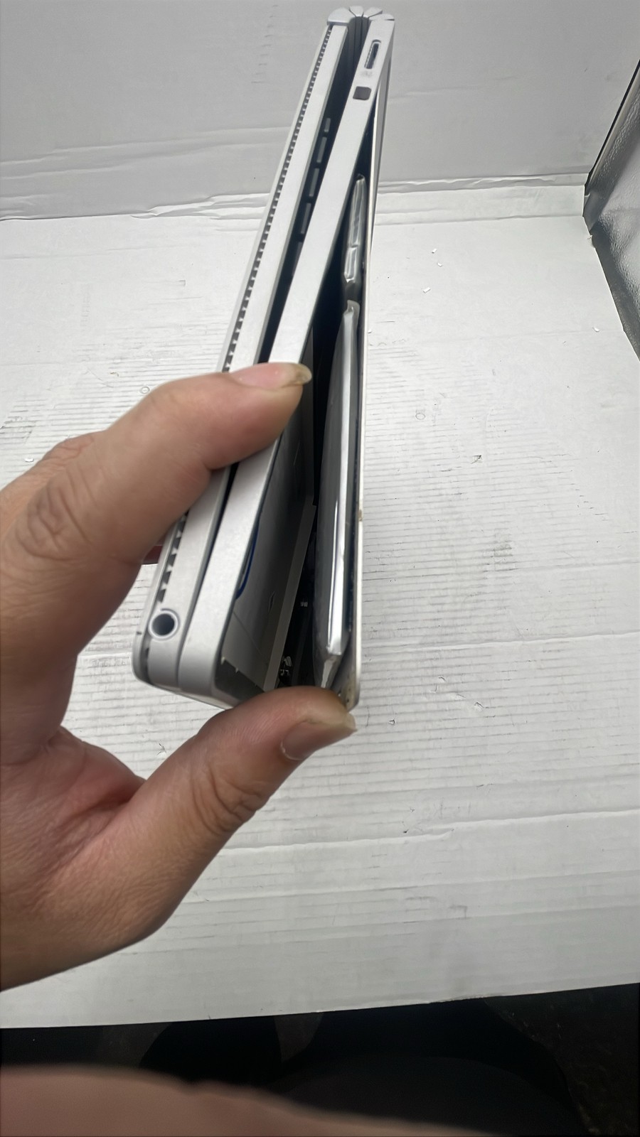 Microsoft Surface Book 2 13″ 028886355354 Detachable Laptop For Parts Or Repair
