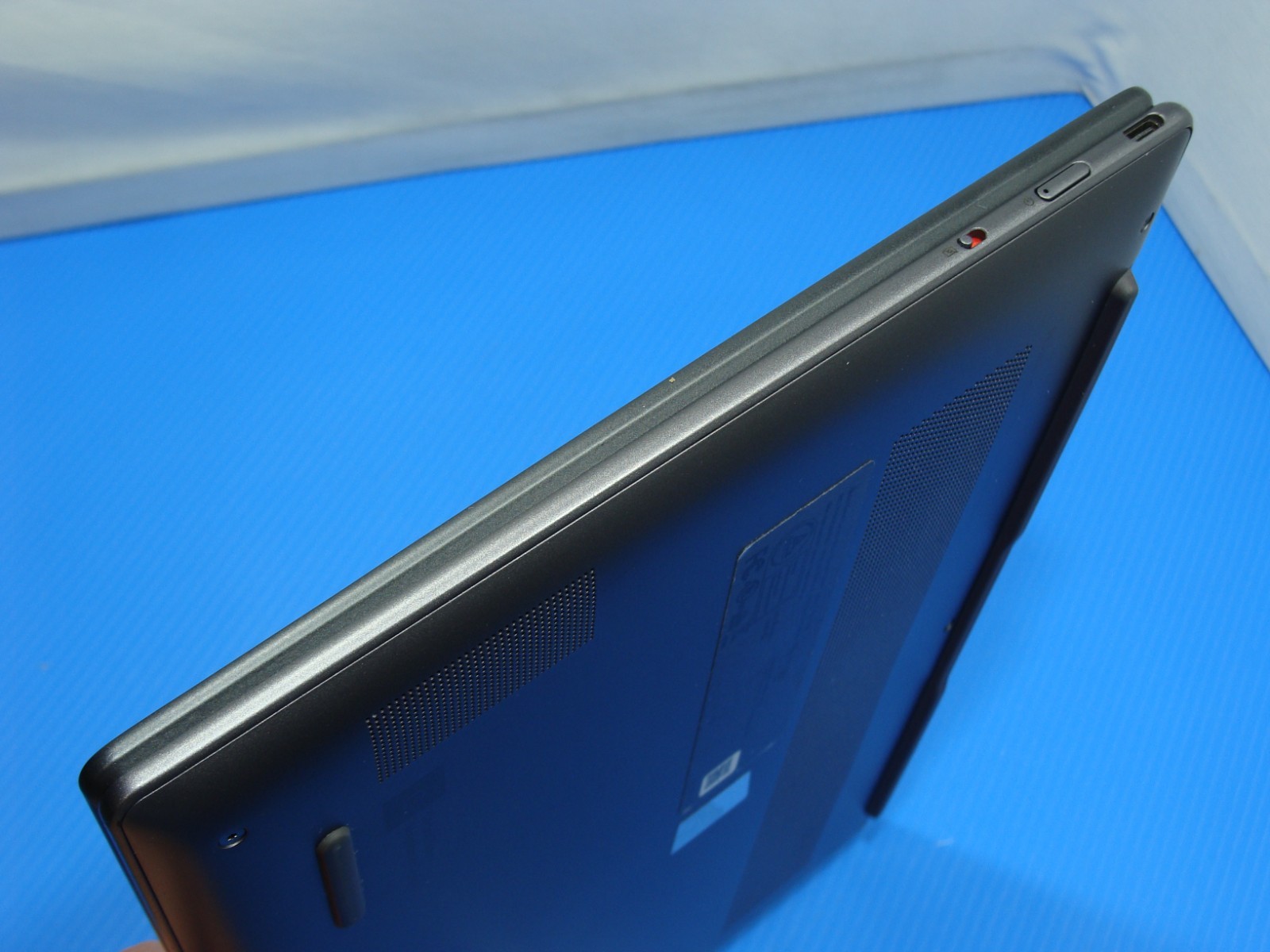 Lenovo Slim 7 Carbon 13IAP7 13.3″ WQXGA TOUCH i7-1260P 2.1GHz 16GB 1TB W11H +PA