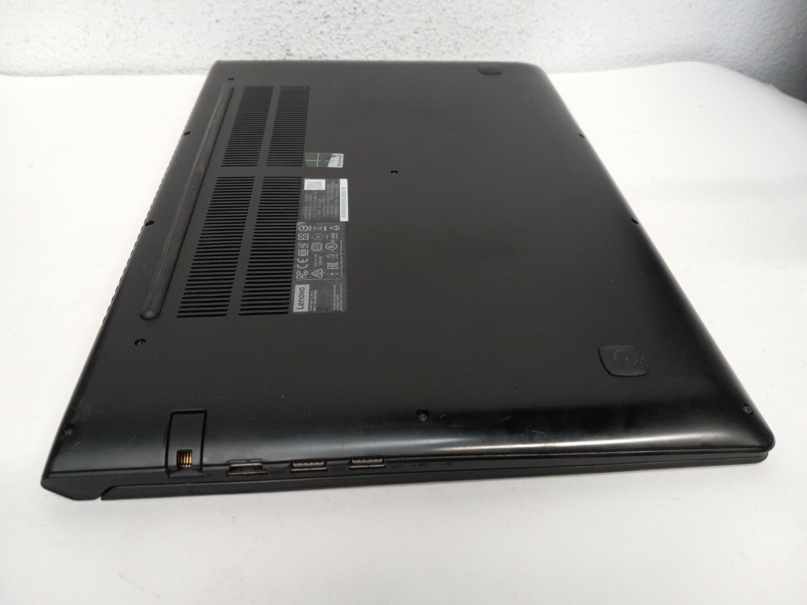 Lenovo 700-15ISK 15.6″ Intel-Core i7-6700HQ 16GB 1024GB SSD Win11 H NVIDIA 950M