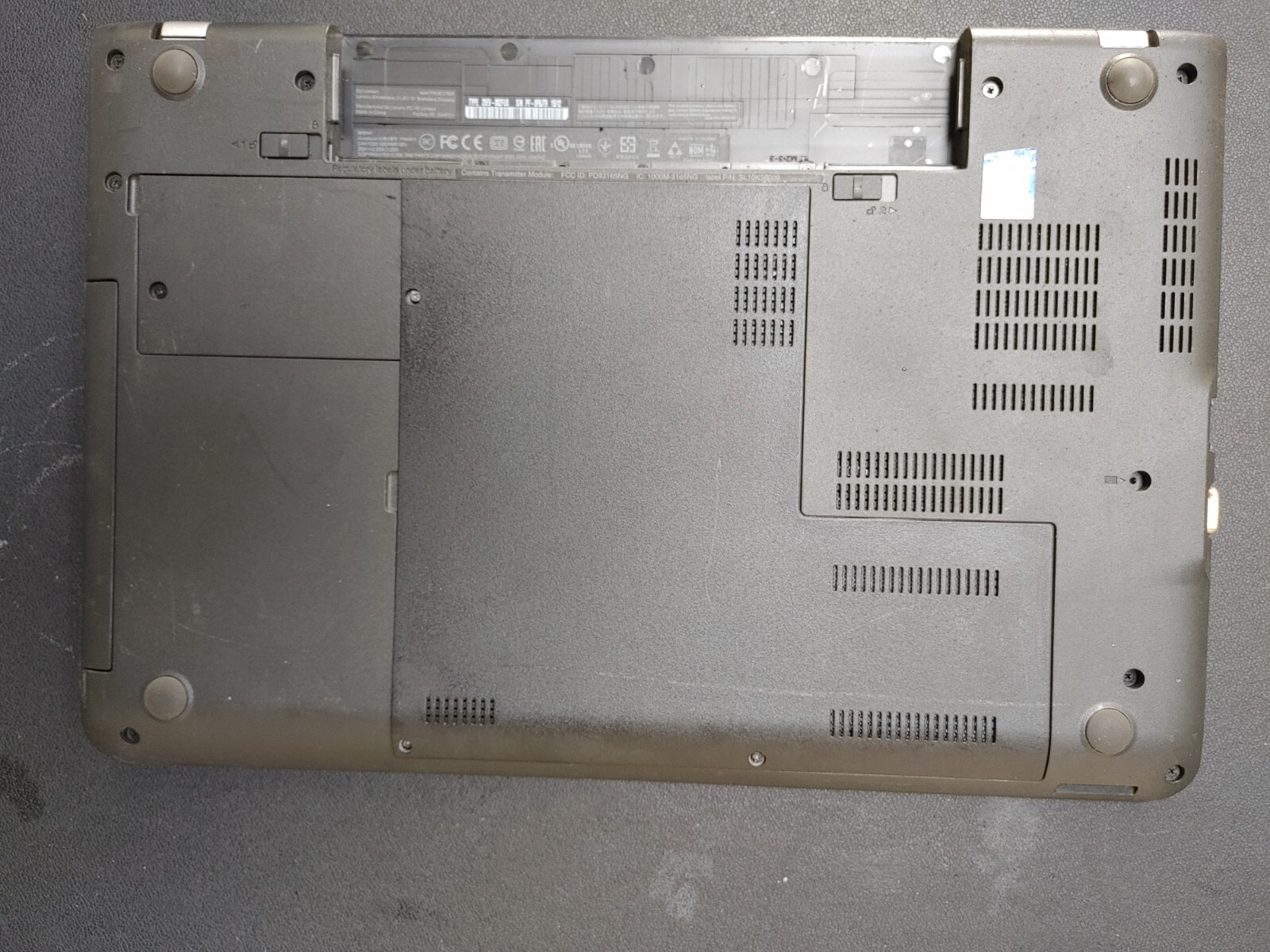Lenovo ThinkPad E560 Core i5-6th Gen , 4GB RAM , NO HD ( Selling Motherboard)