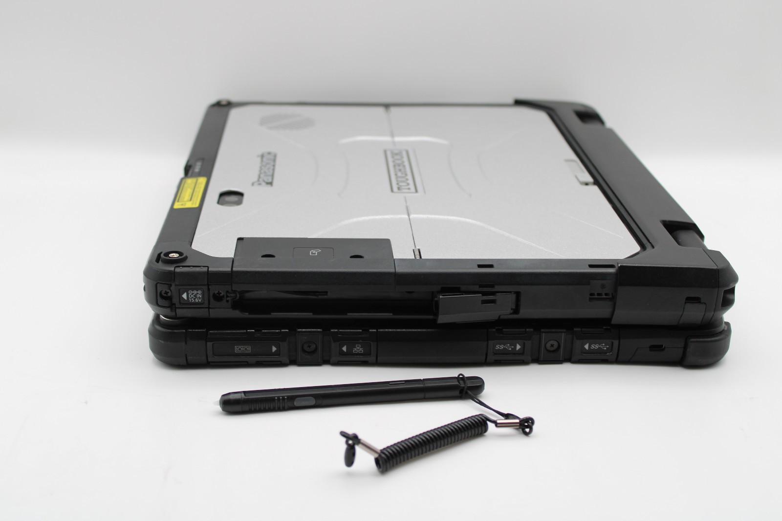 Panasonic ToughBook CF-33 4G LTE Touch _ i7-7600U _ 16GB / 256GB _ No OS