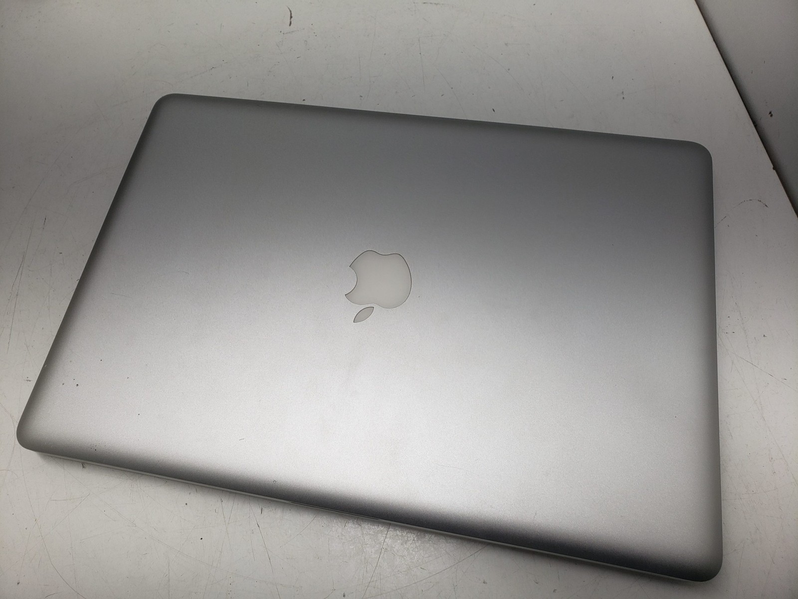 Macbook pro A1286 – no HDD – for parts or repair
