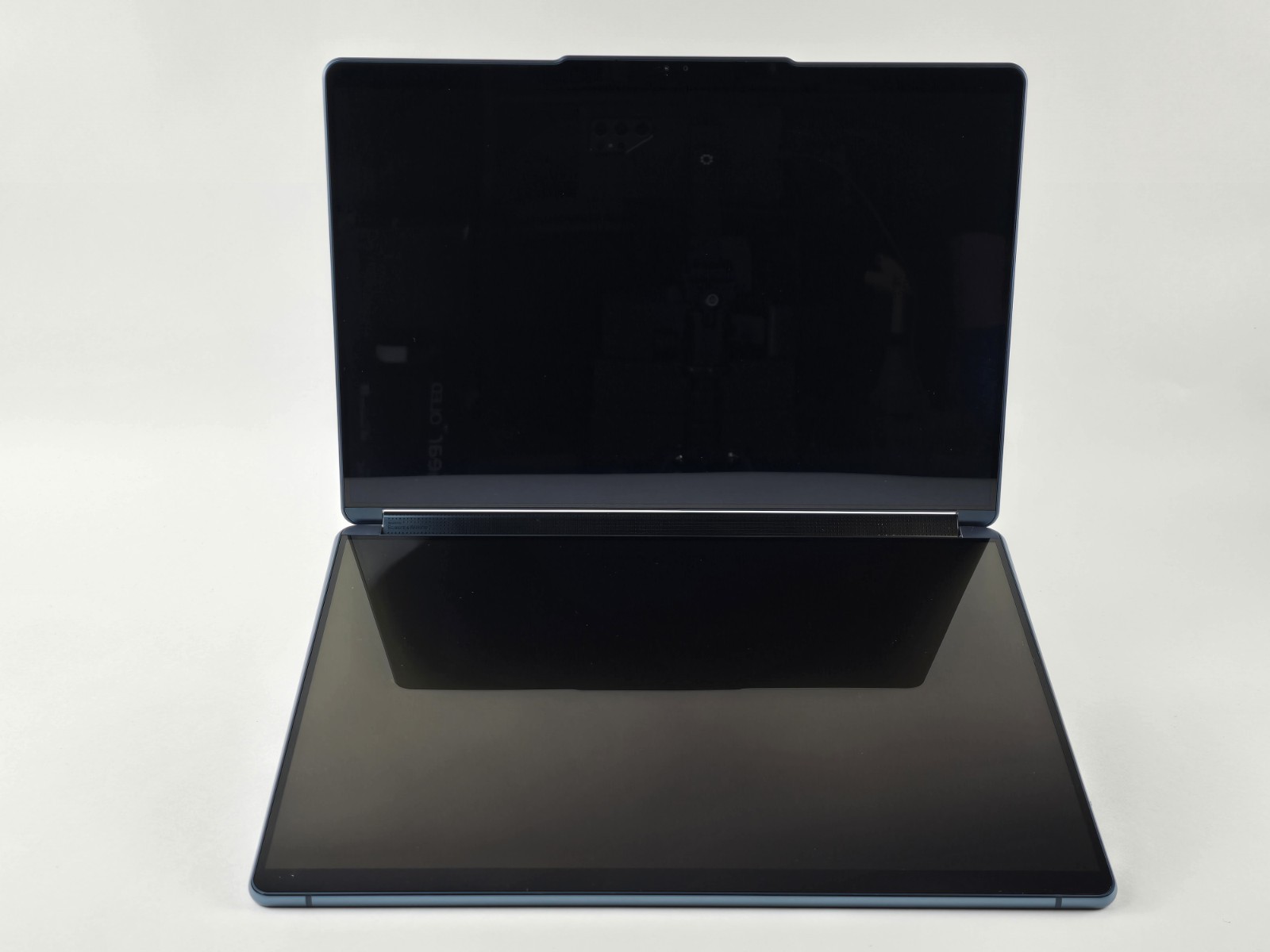 Lenovo Yoga Book 9i Dual 13.3″ 2.8K OLED Ultra 7 155U 16GB 1TB – Used READ
