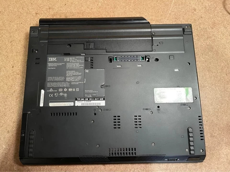 IBM Lenovo ThinkPad T60p 15″ UXGA FlexView IPS display (1600×1200)