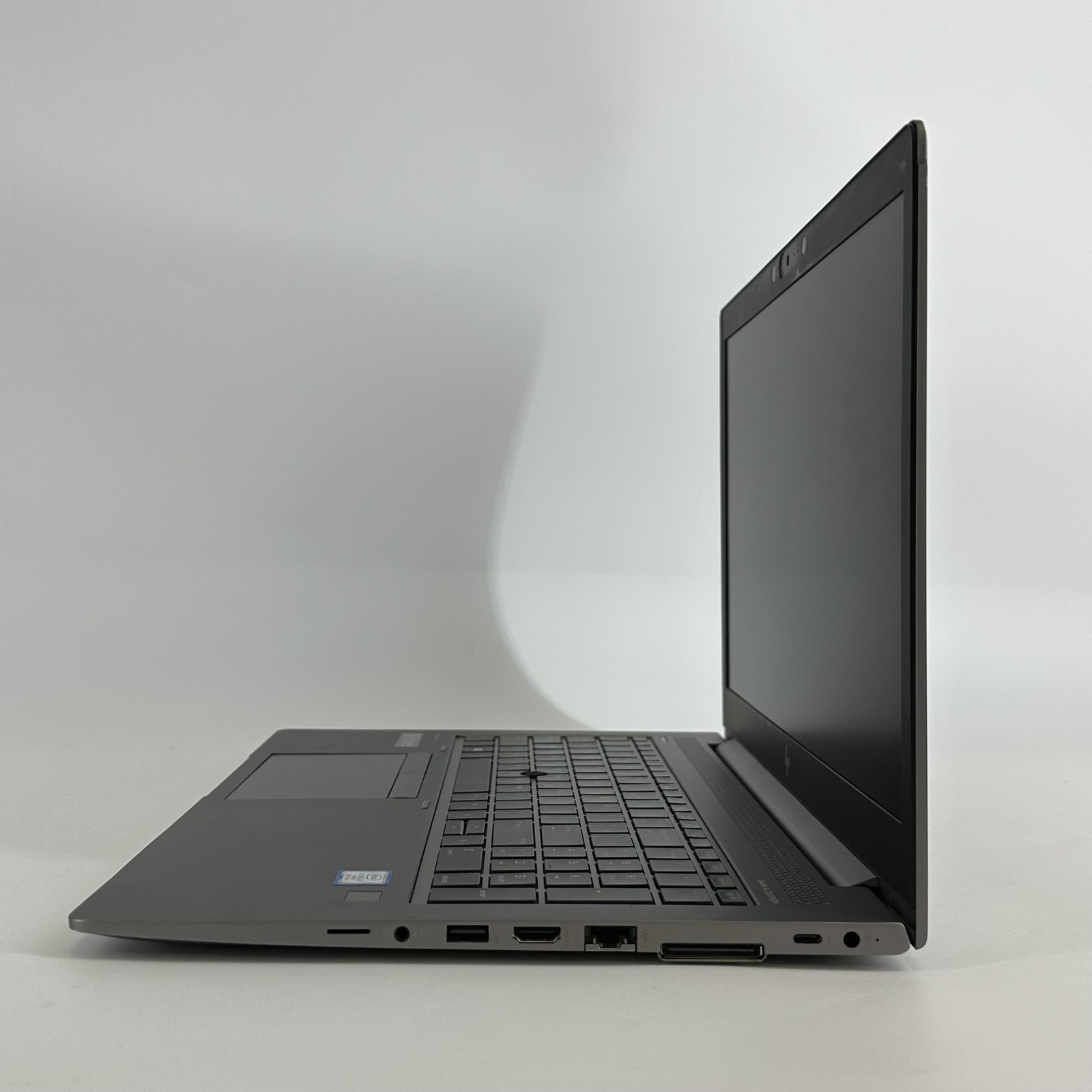 HP ZBook 15u G6 Gray FHD i7-8665U 1.90GHz 16GB 256GB SSD Very Good DEAD PIXEL