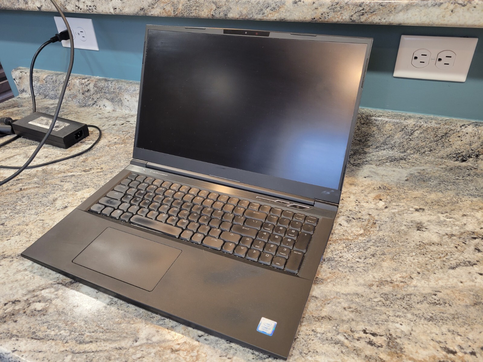 EVOO GAMING LAPTOP 17.3″ 144Hz FHD i7-9750H 2.6GHz RTX 2060 1TB SSD 16GB RAM