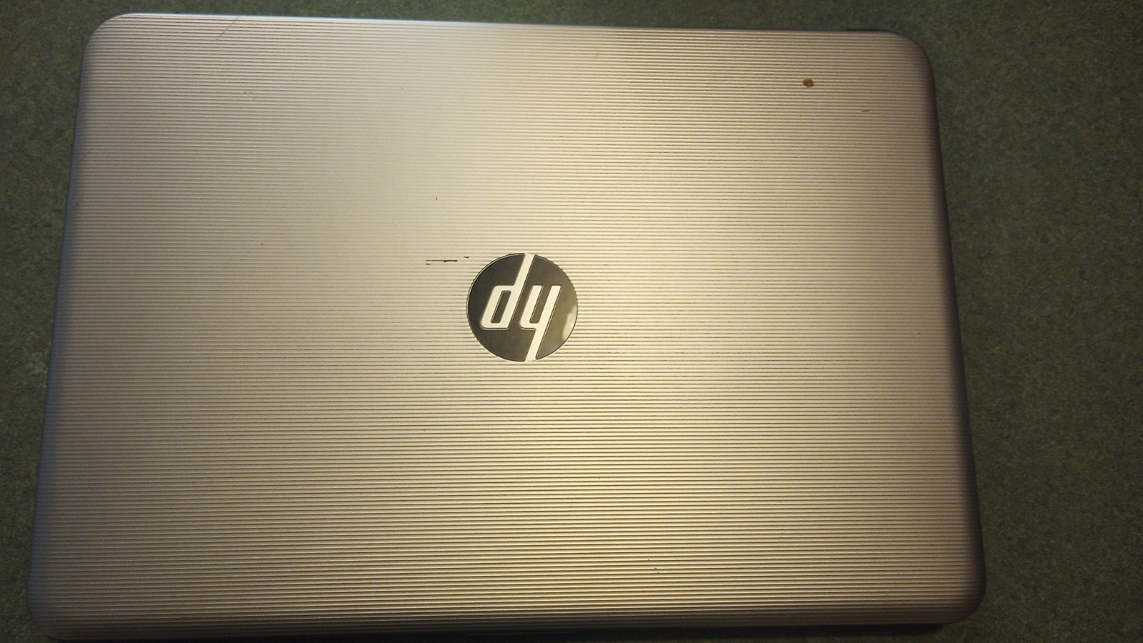 HP Notebook 14-an010nr 14″ – 4GB RAM – FAULTY HDD – Powers On –