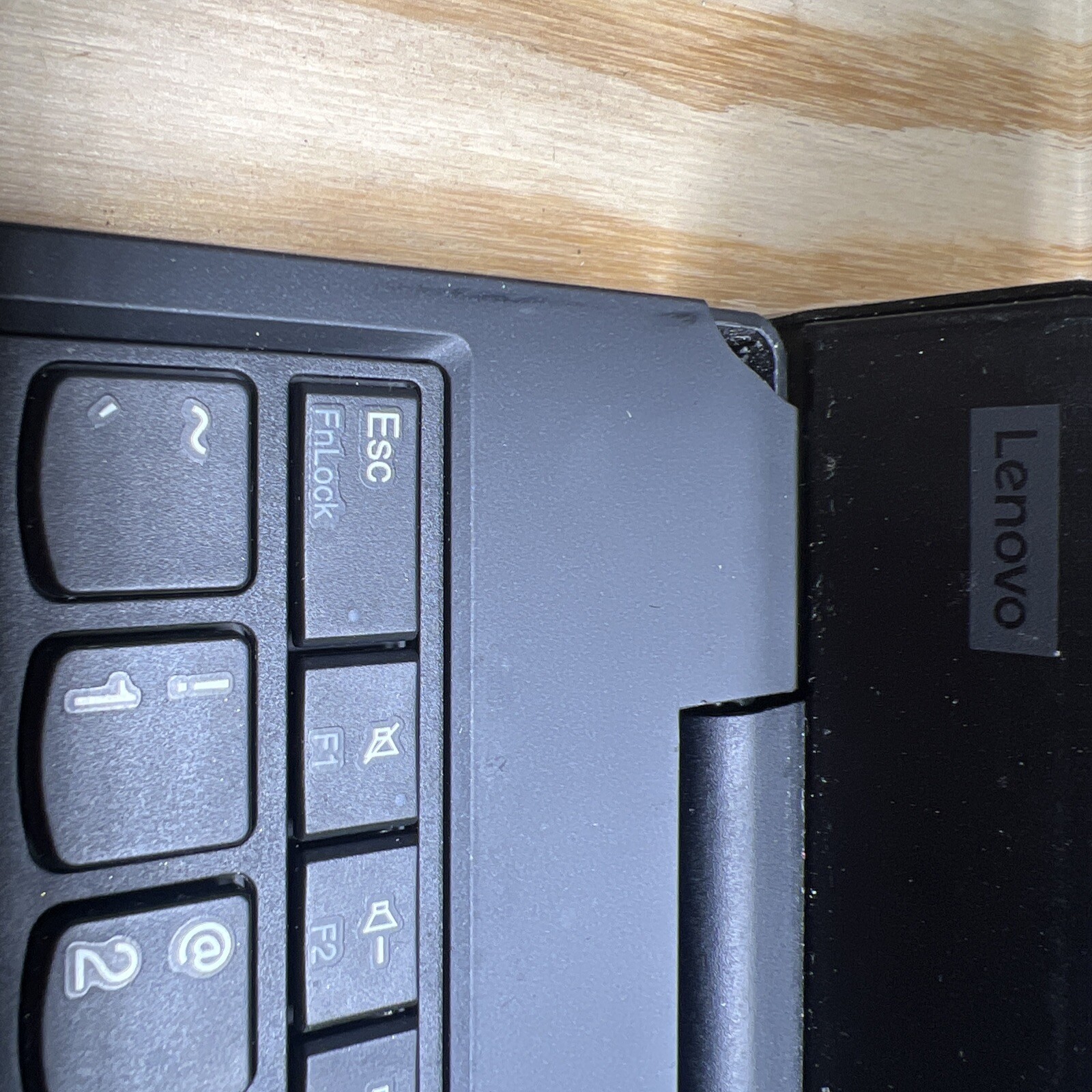 Lenovo E580 15.6″ Laptop 1.6GHz i5-8250U NO RAM NO DRIVE BAD SCREEN.BROKEN