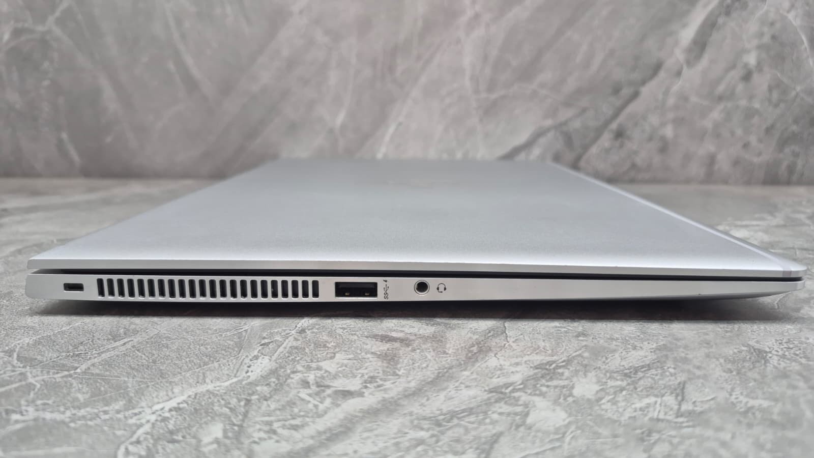HP EliteBook 1040 G4 14” Touch – i7-7600 16GB RAM 512GB SSD HDMI USB C W11 Pro