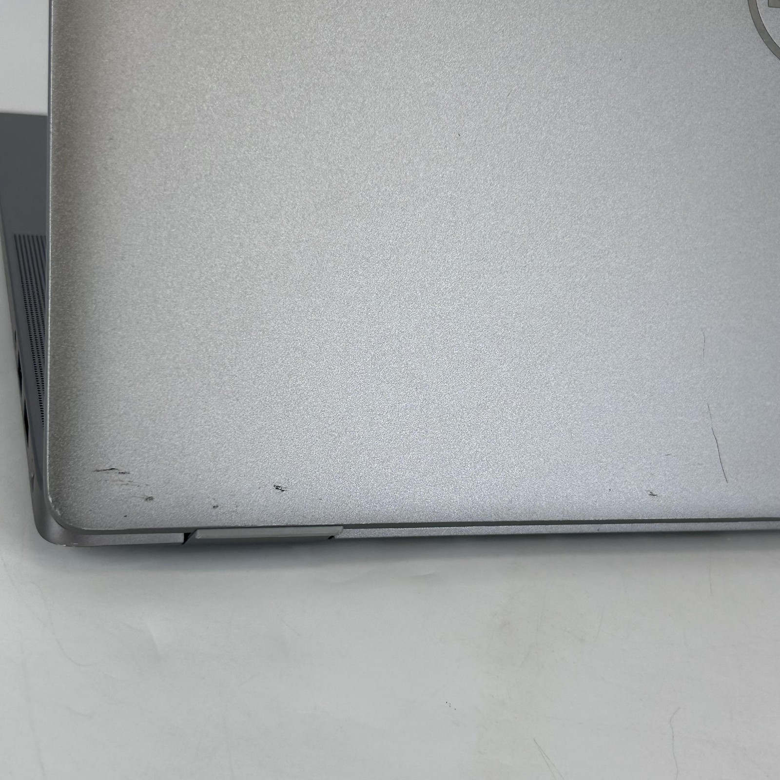 Dell Latitude 7450 14 Gray FHD+ 2.1 GHz Ultra 5 135U 16GB 256GB SSD Good