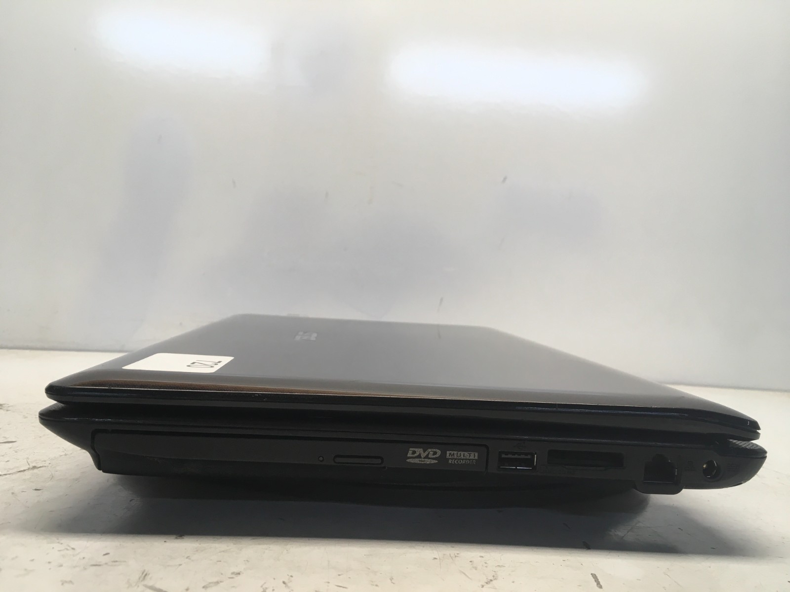Asus K52F-BBR5 Intel Pentium P6100 2GHz 3 GB NO HDD NO BAT – DIM SCREEN