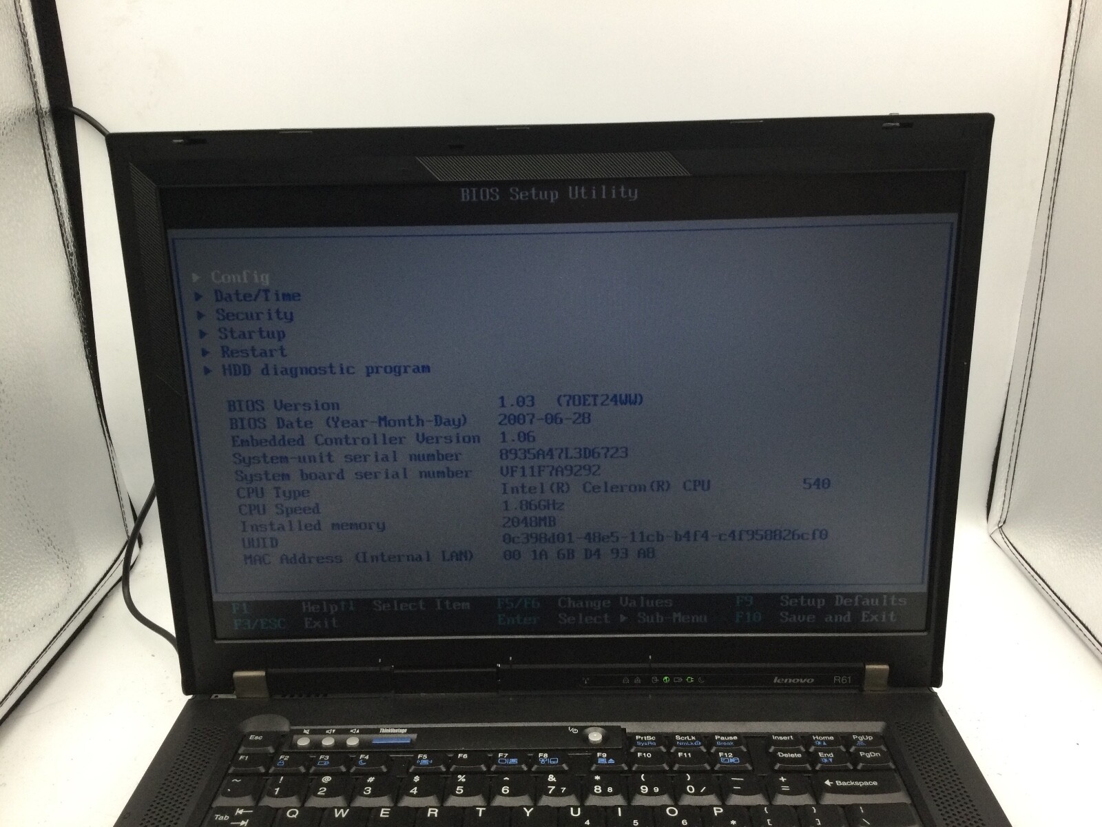 LENOVO THINKPAD R61 – BOOTS TO BIOS – INTEL CELERON – NO RAM – 16″ – READ – BB!