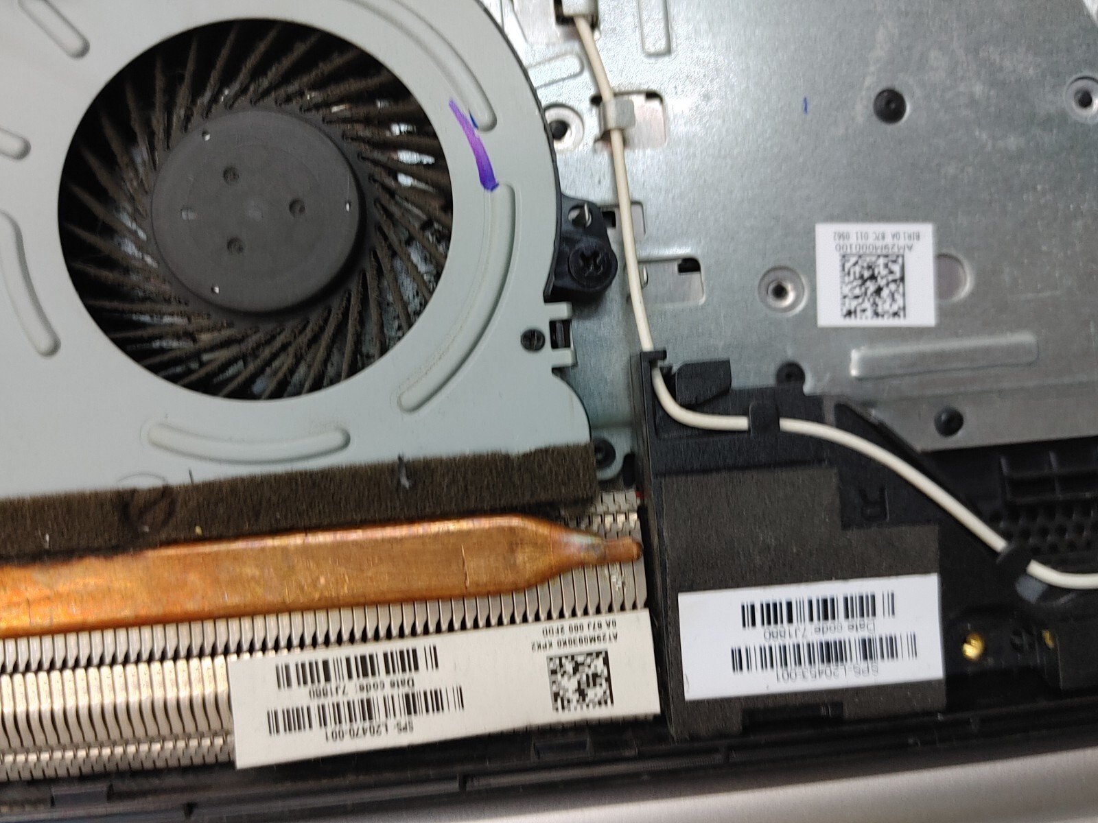 HP 15-DA0XXX 1 Core i5-8250U@ 1.60GHz , NO RAM , NO SSD FOR PARTS ONLY