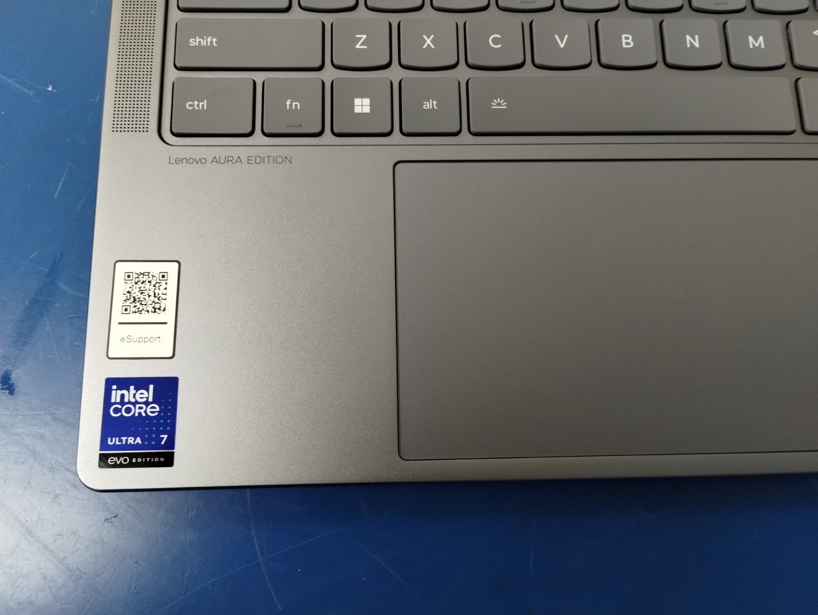Lenovo Slim 7 14ILL10, Intel Core Ultra 7, 2.20 GHz, 32 GB RAM, 1 TB NVMe SSD