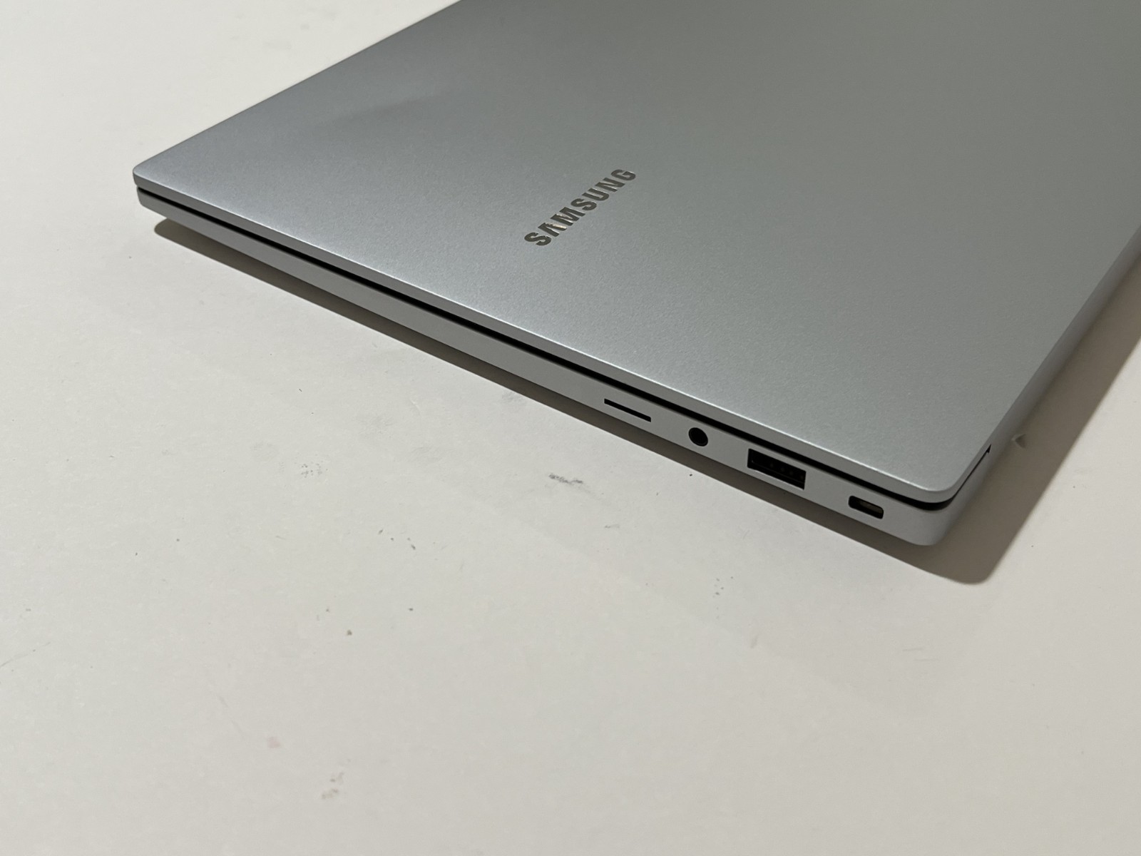 Samsung Galaxy Book4 Intel Core 7 150U 16GB 512GB SSD WIN11 NP750XGK #MWW