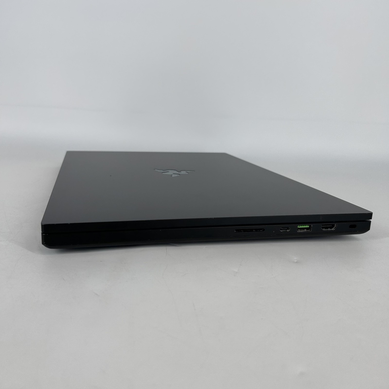 Razer Blade 18 240Hz QHD+ 2.2 GHz i9-13950HX 32GB 1TB SSD NVIDIA RTX 4060 Good