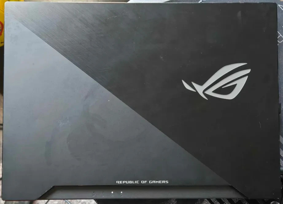 Asus ROG Strix Hero II 15.6″ 144hz i7-8750H 16GB RAM 1TB HDD GeForce GTX 1060!