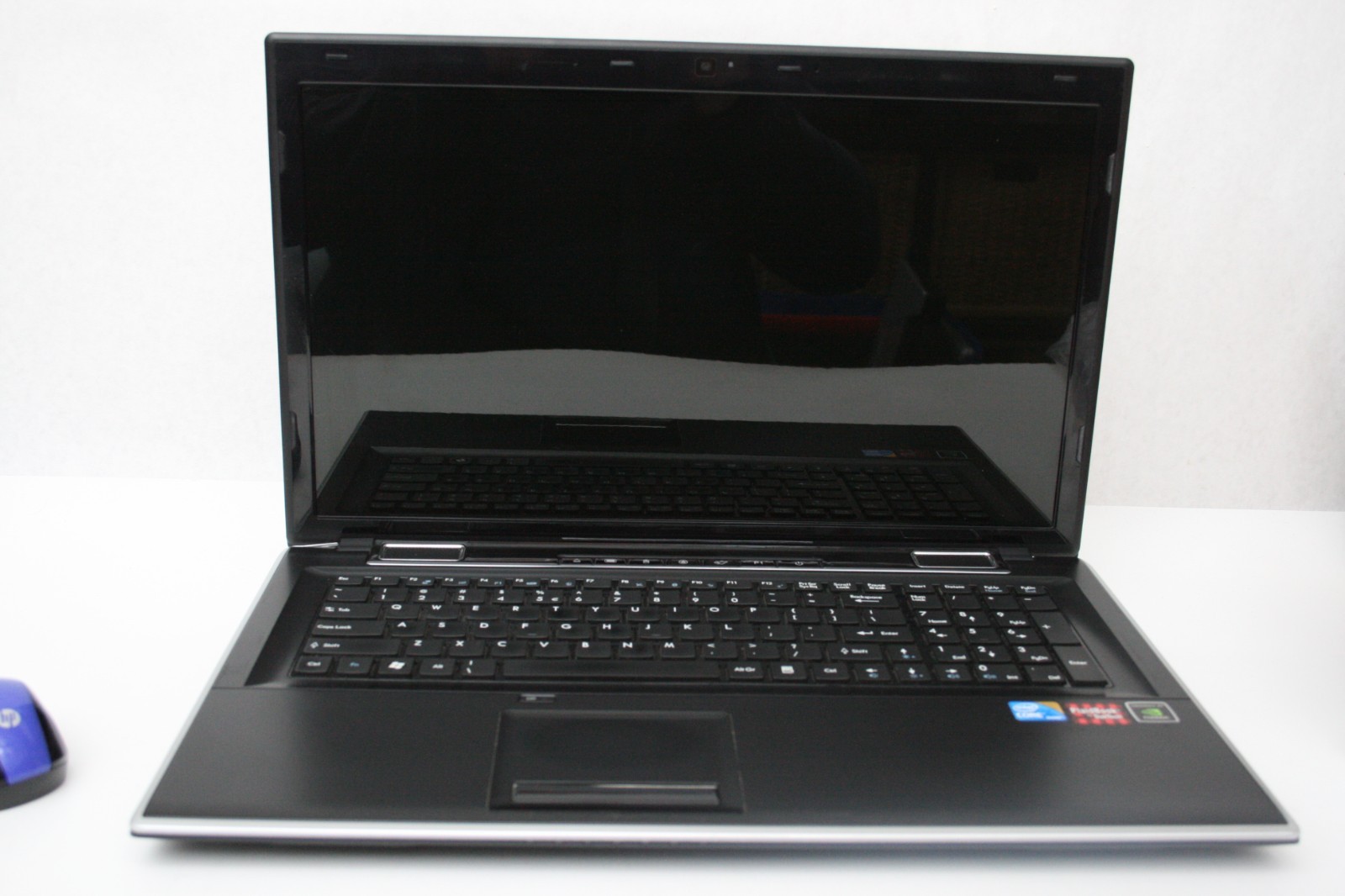 PlaidBook by DakTech FX720/720DX 17.4in iLaptop i7-2620M 8GB RAM 128GB SSD