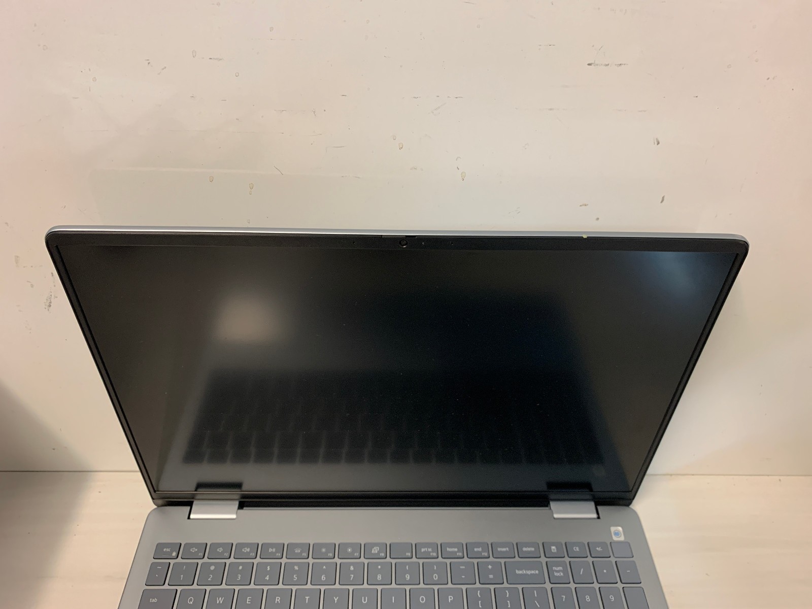 Dell Inspiron 16 5645 16″ FHD Laptop AMD Ryzen 5 8540U 16GB DDR5 512GB SSD Win11