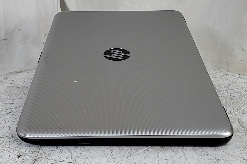 HP Notebook 15-ba113cl X7T77UA-ABA Laptop AMD A10-9600P 8GB 128GB SEE NOTES
