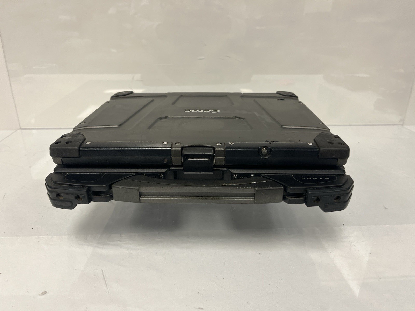 Getac B300 G5 Rugged Touch 13.3″ i5-4300M 2.60GHz 4GB Ram 128GB SSD 17533 Hours