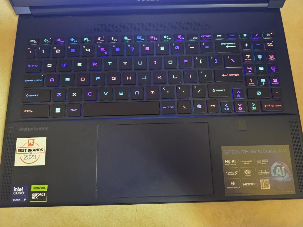 MSI Stealth 16 AI Studio A1VGG Gaming Laptop 1TB SSD i9 185H 32GB RTX 4070