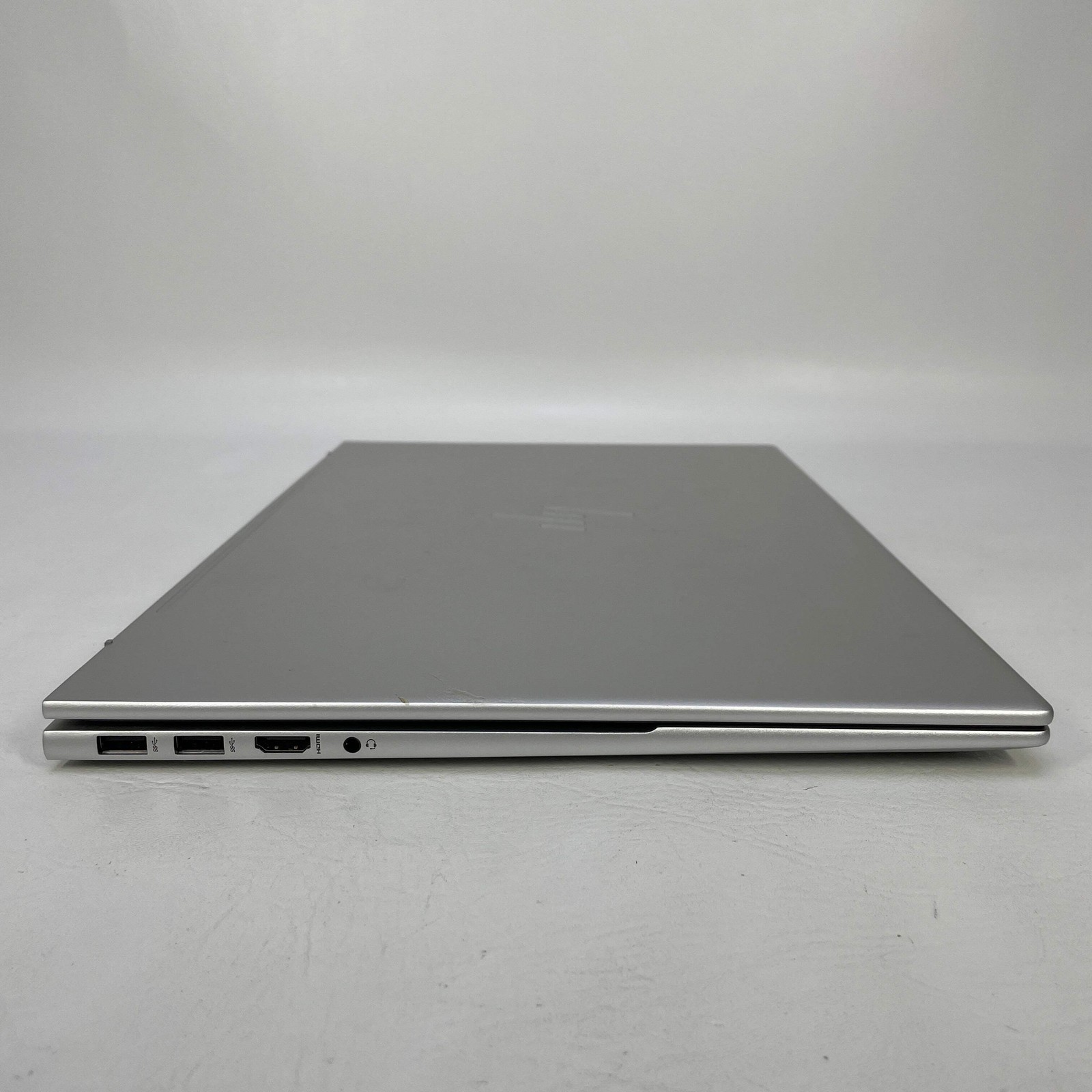 HP Envy 17-CR0013DX 17.3″ i7-1260P 2.1GHz 12GB RAM 512GB SSD