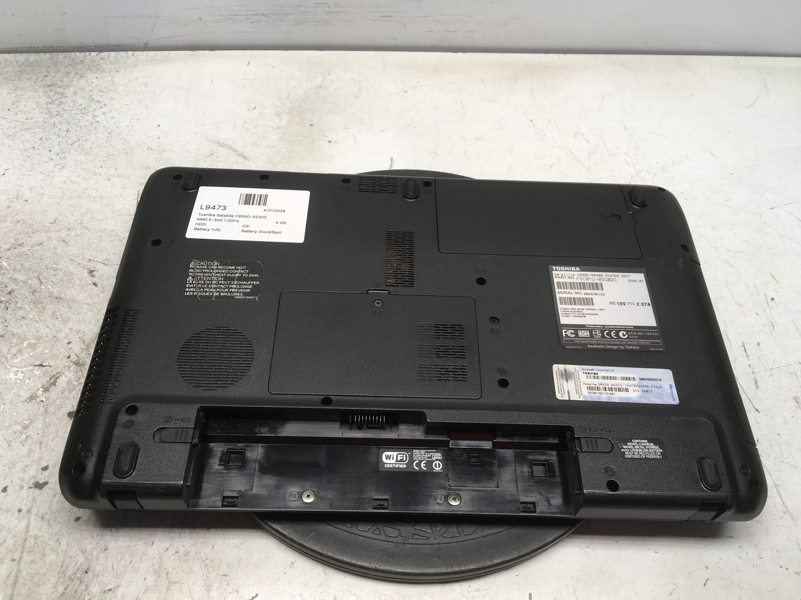 Toshiba Satellite C655D-S5300 AMD E-300 1.3GHz 4 GB NO HDD No Batt
