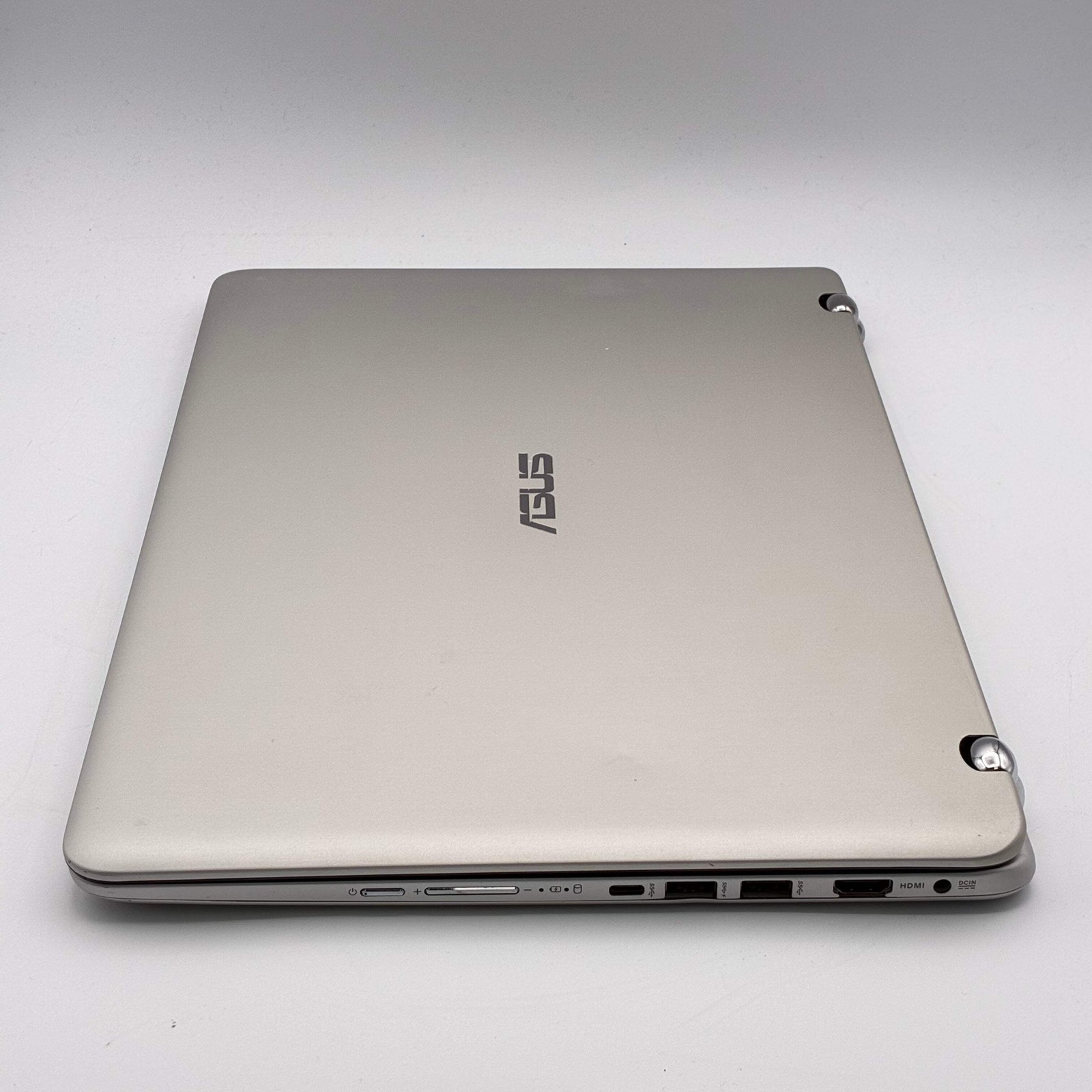 Asus Q504U 15 inch Core 5 12GB 1TB Silver READ