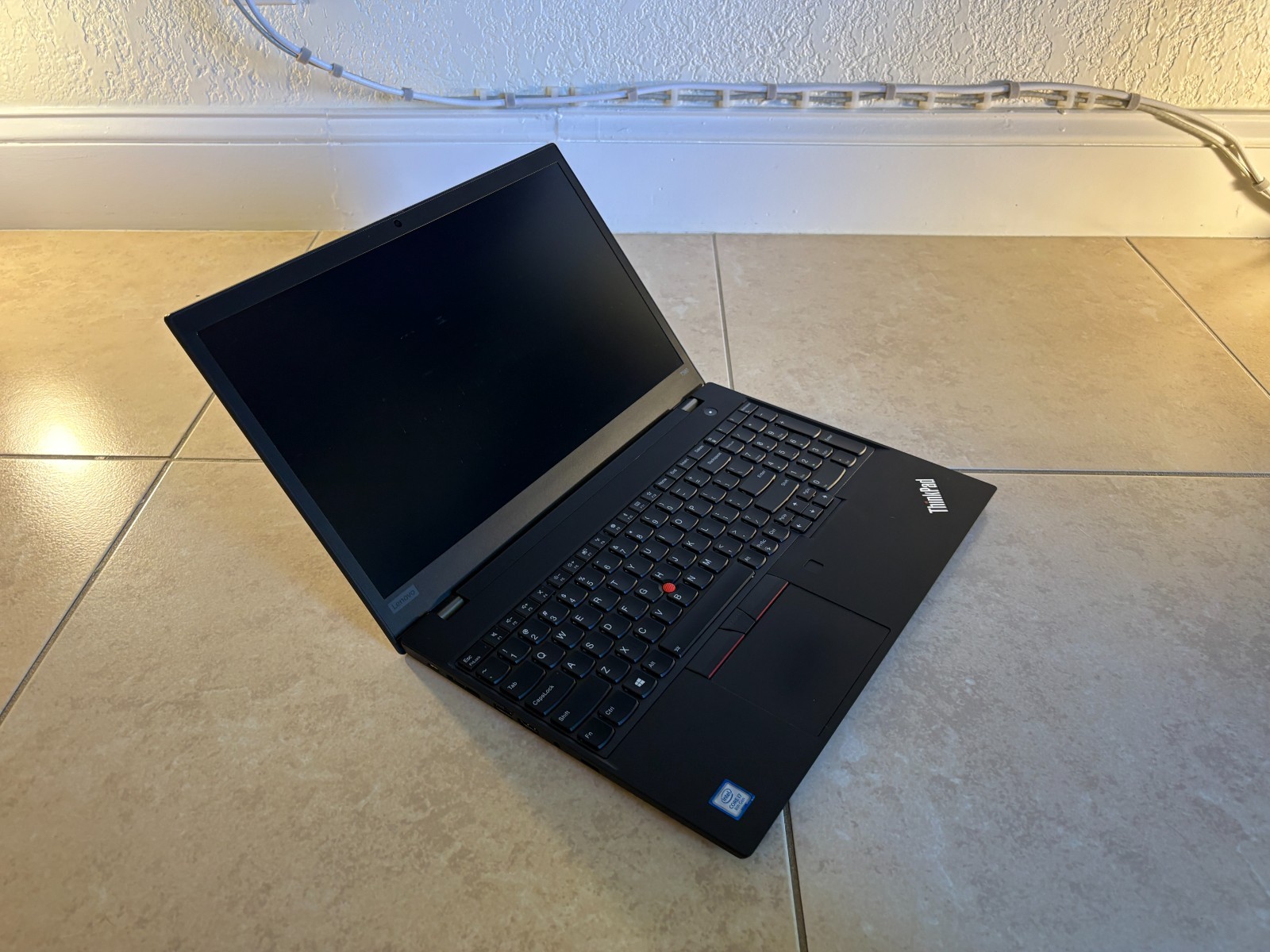 Lenovo ThinkPad T590 i7-8565U 16GB RAM 512GB SSD Windows 11 Pro 15.6″ Laptop