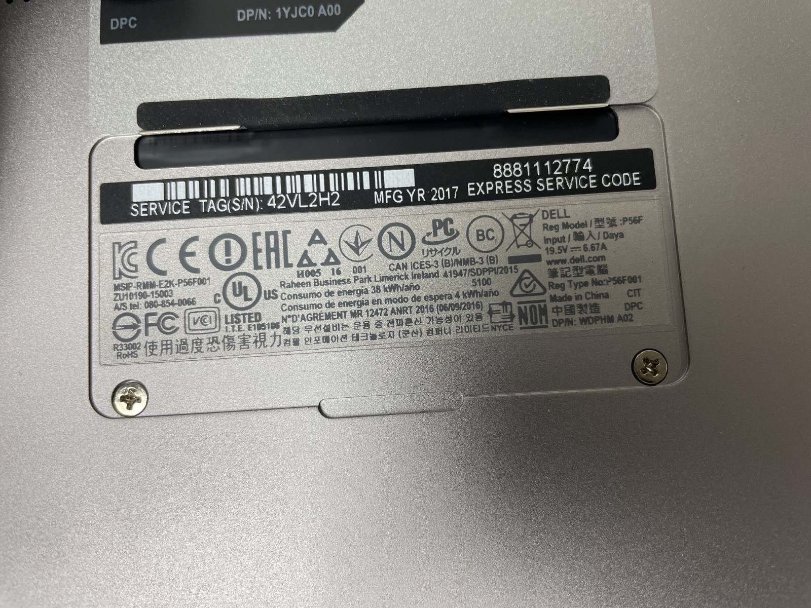 DELL XPS 15 9560 Intel Core i7-7700HQ @2.80GHZ 8GB RAM NO SSD For Parts *READ