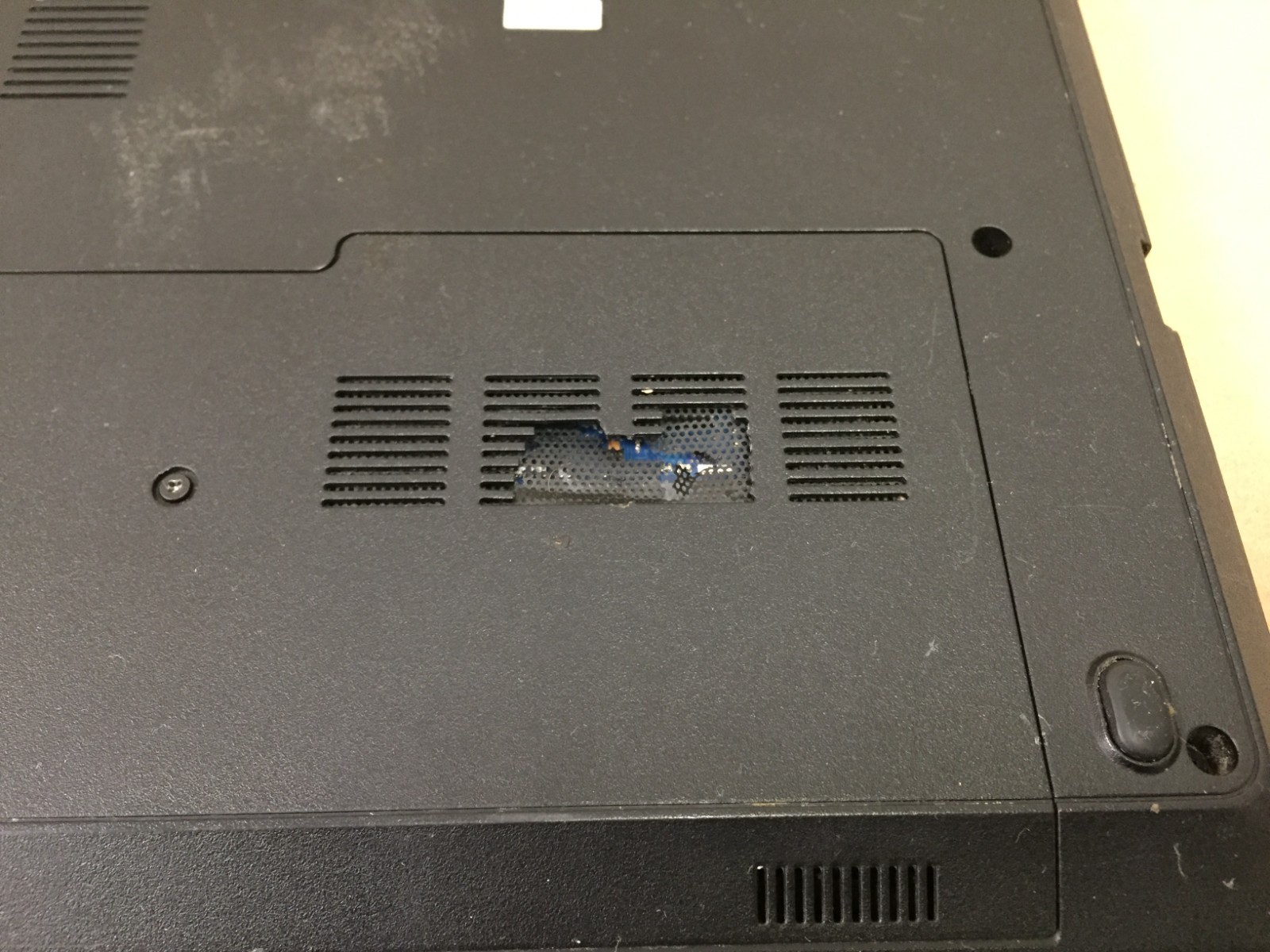 Dell Inspiron 3541 15 AMD A6-6310 1.80GHz 4GB DDR3 Ram NO HDD/AC Boot to BIOS
