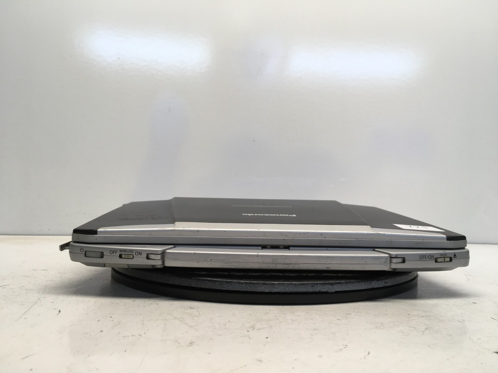 Panasonic CF-F9 Intel i5-M560 2.67GHz 2 GB NO HDD/Battery