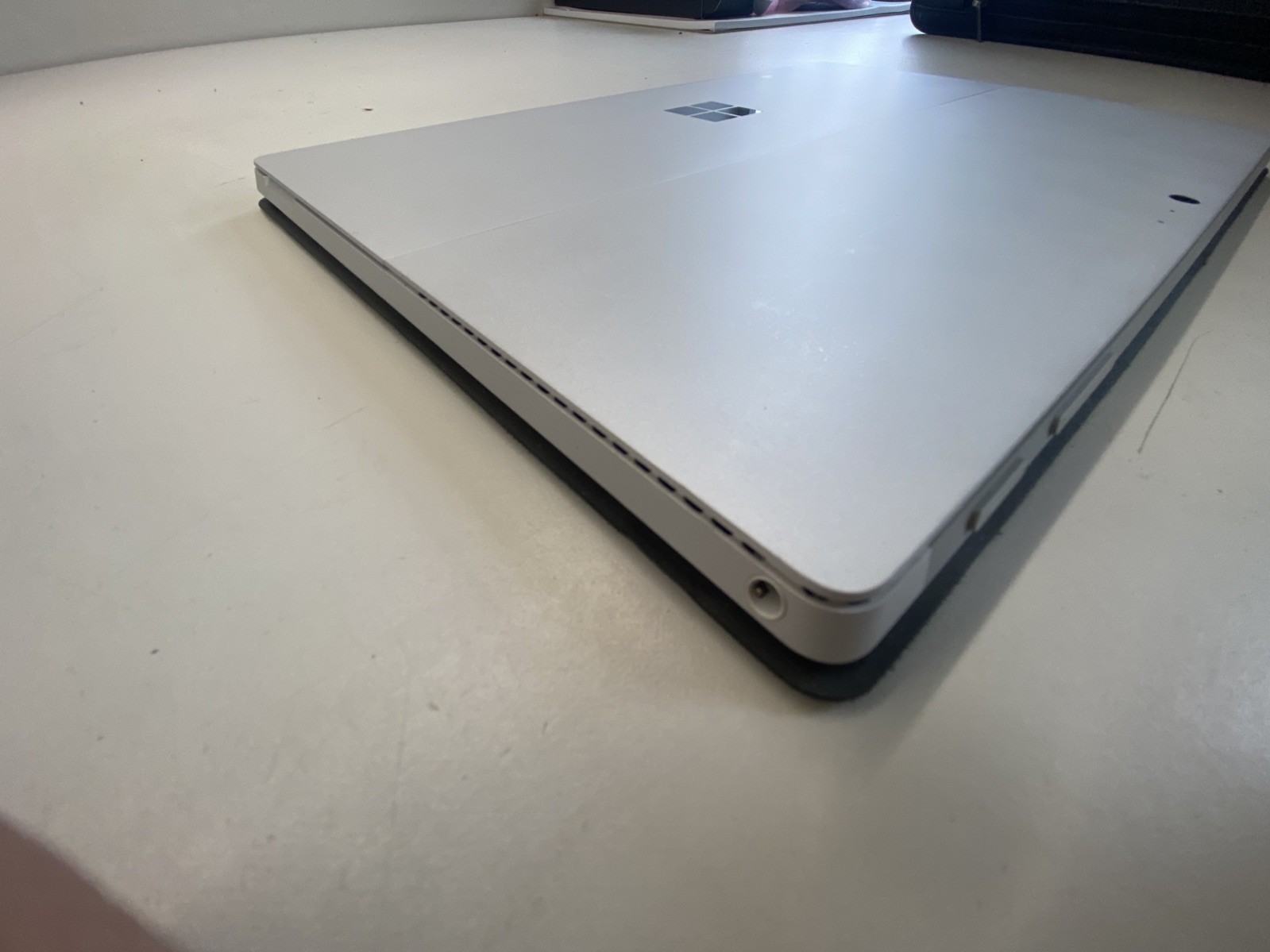 Microsoft Surface Pro 4 1724 Intel Core i5-6300U 4GB RAM 128GB SSD Windows 10