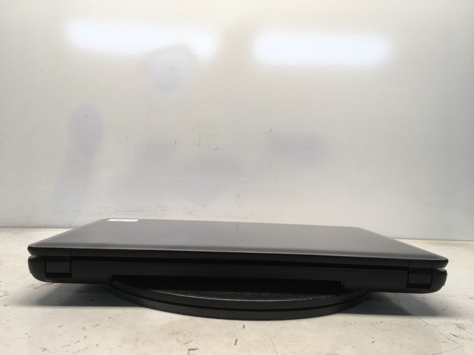 HP 2000-2B30DX AMD E-300 1300MHz 4 GB NO HDD