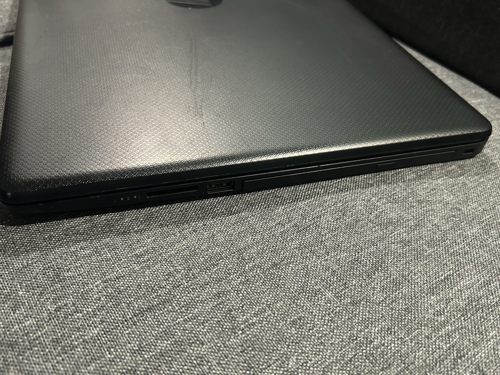 HP Laptop 17-by1xxx 17.3″ i5-8265U 8GB 512GB SSD Win11 Black UHD620