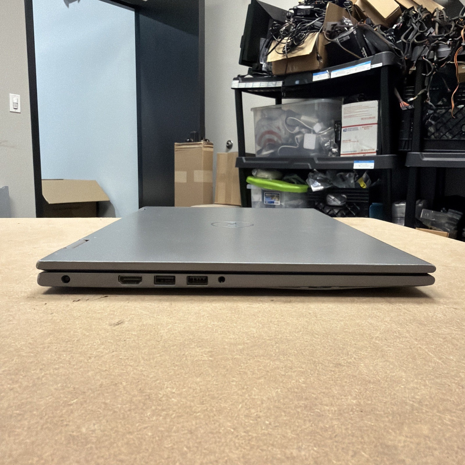 *SCREEN BUBBLES Dell Inspiron 5579 2-1 Intel Core i5-8250U 1.6GHz 8GB RAM NO HD