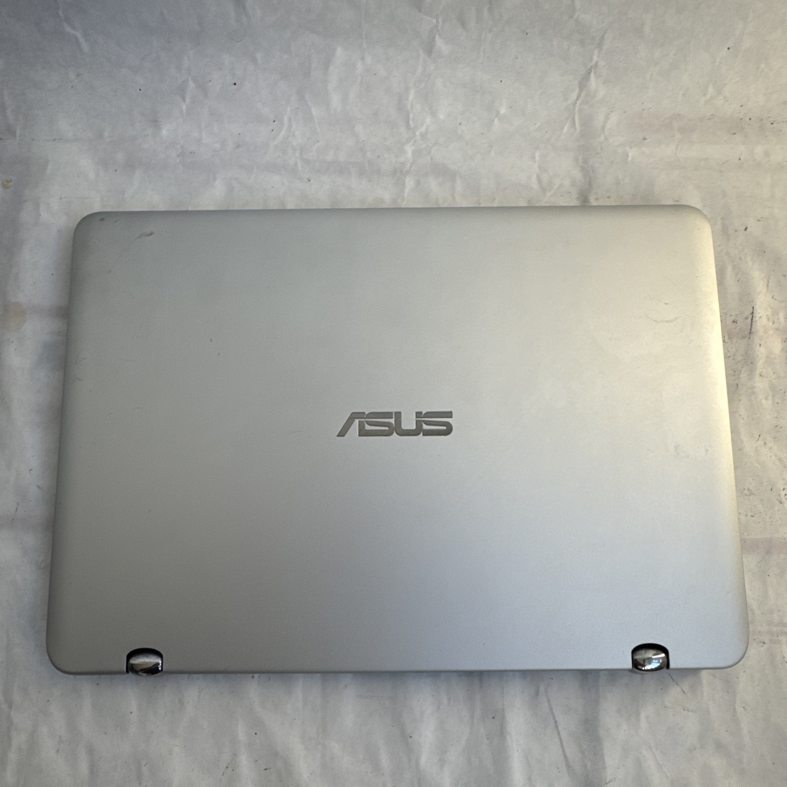 ASUS Q304U 13.3″ 2-in-1 Intel Core i5-7200U @2.50GHz 8GB Ram 1TB HDD / Win10E