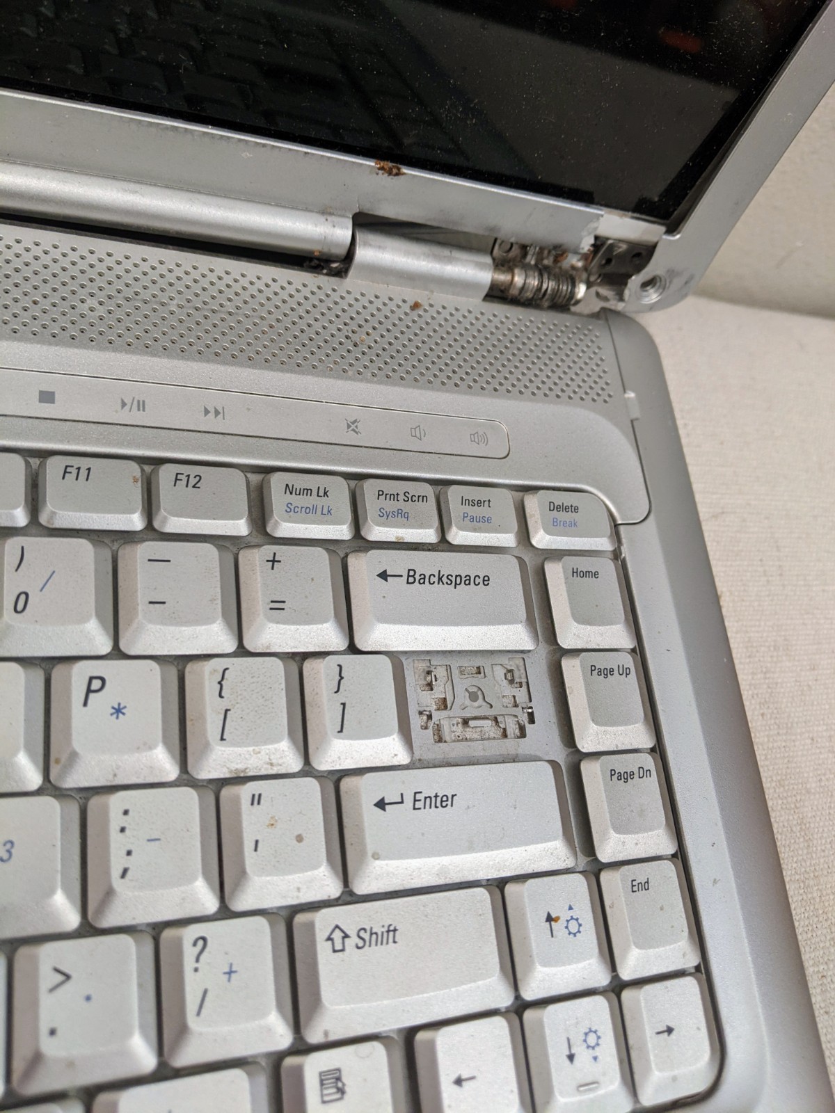 Dell Inspiron PP29L 15.4” Laptop Scraps/Salvage