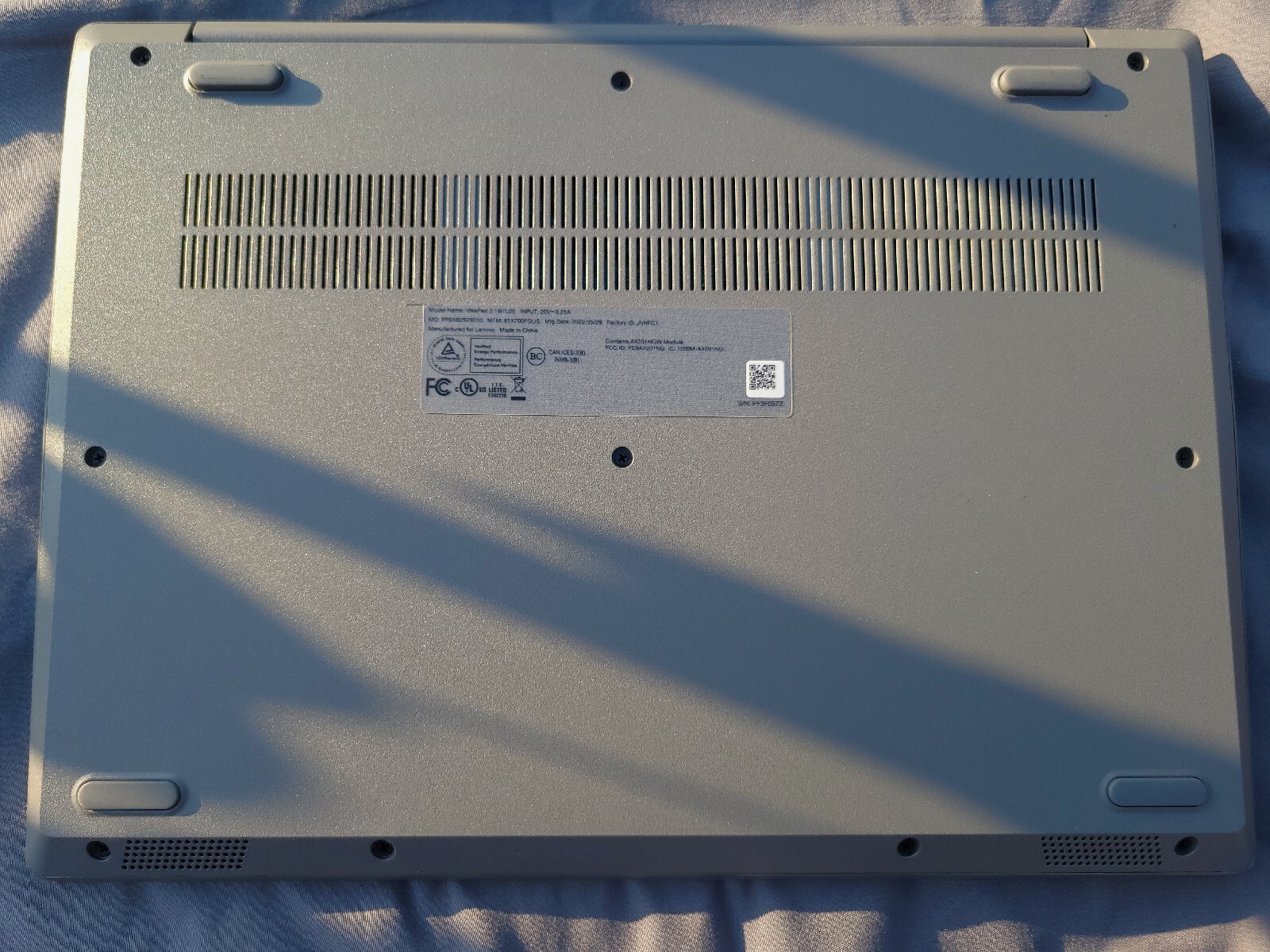 Lenovo IdeaPad 1 15ADA7 15.6″ (128GB eMMC, AMD Athlon Silver 3050U, 3.20 GHz,…
