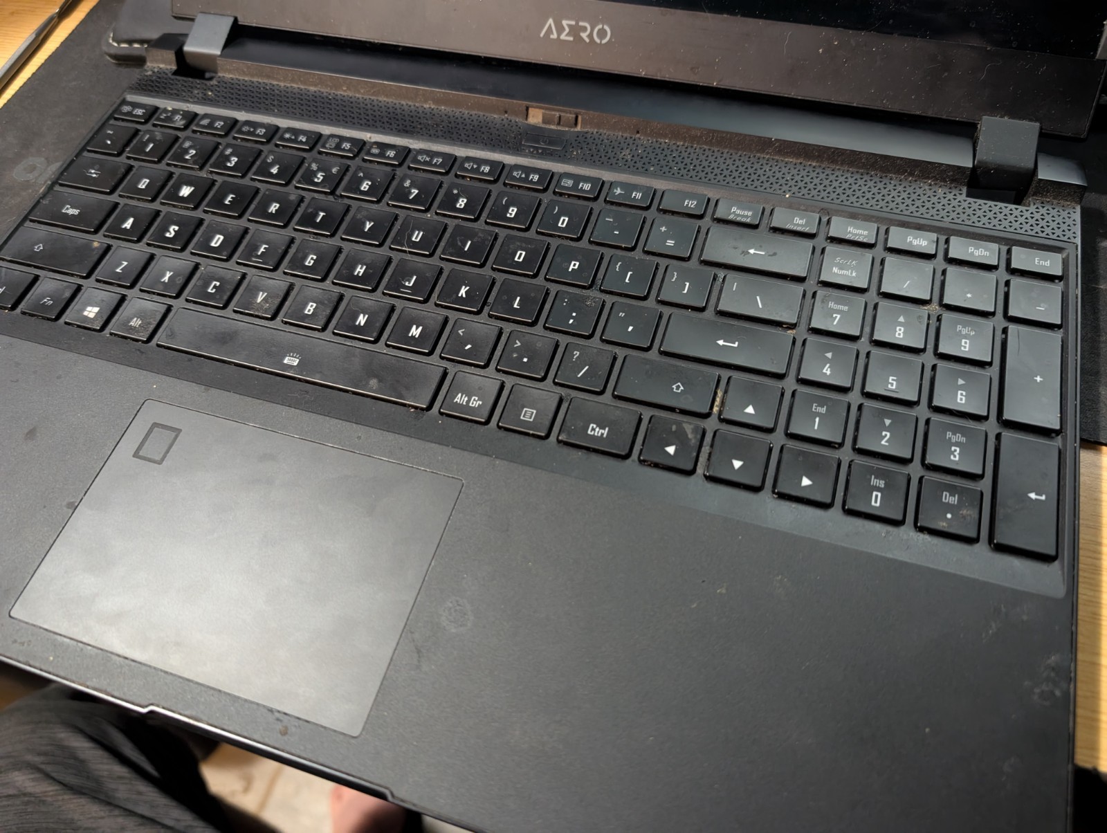 GIGABYTE AERO 15 – 15.6″ 4K OLED – i7-10870H – RTX 3060 GPU – 16 GB – 512 GB